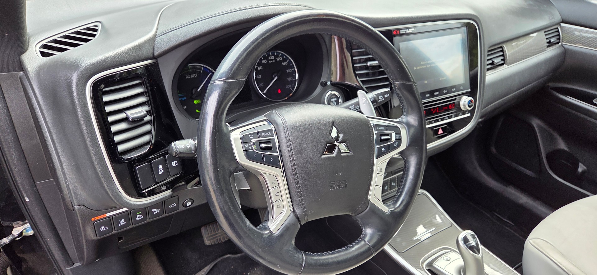 MITSUBISHI Outlander 2.4 PHEV Diamond 4WD Automatic-image-11