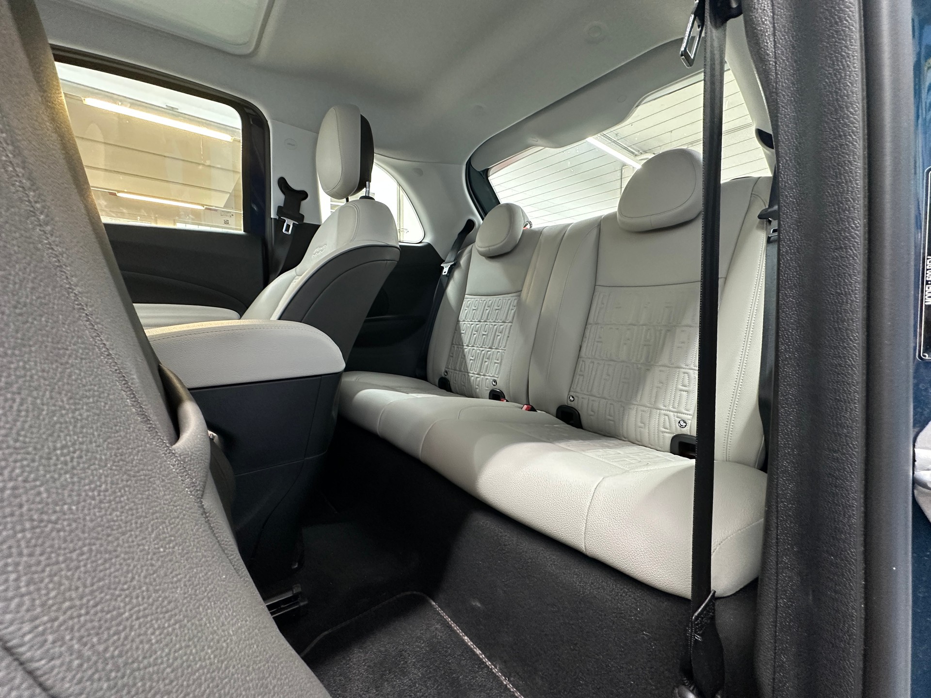 FIAT 500 electric 87 kW La Prima-image-9