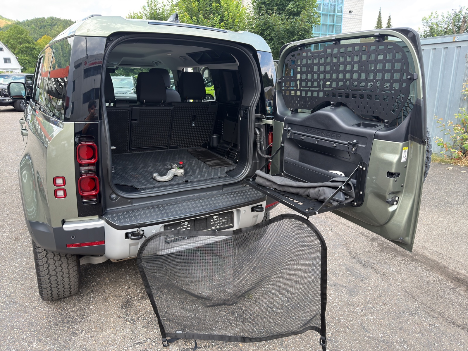 LAND ROVER Defender 110 3.0 D I6 250 S AWD AT8-image-18