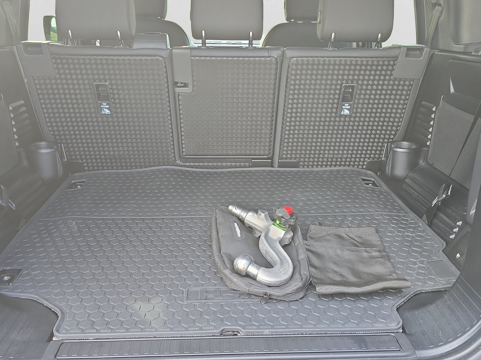 LAND ROVER Defender 110 3.0 D I6 250 S AWD AT8-image-12