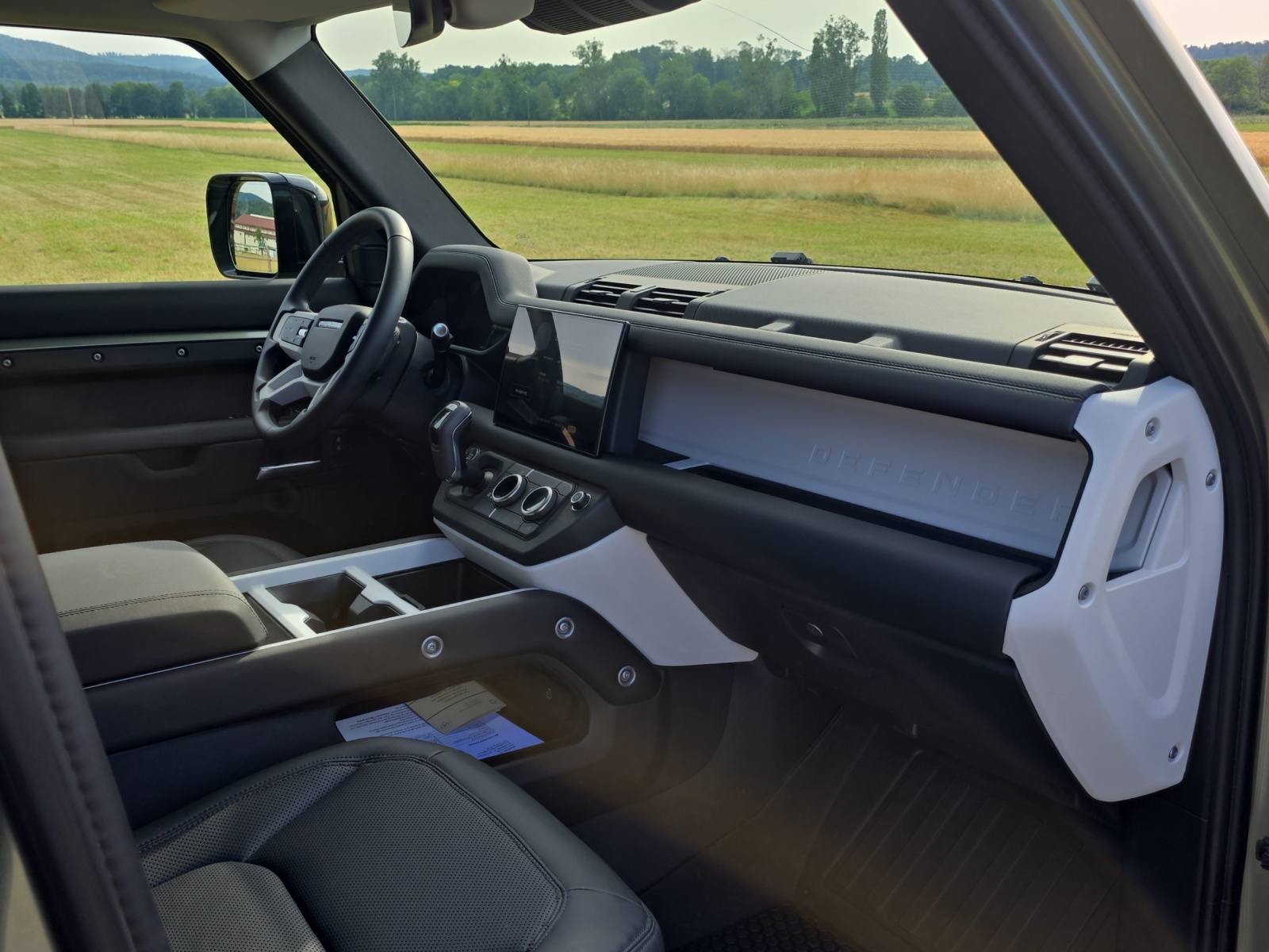LAND ROVER Defender 110 3.0 D I6 250 S AWD AT8-image-22