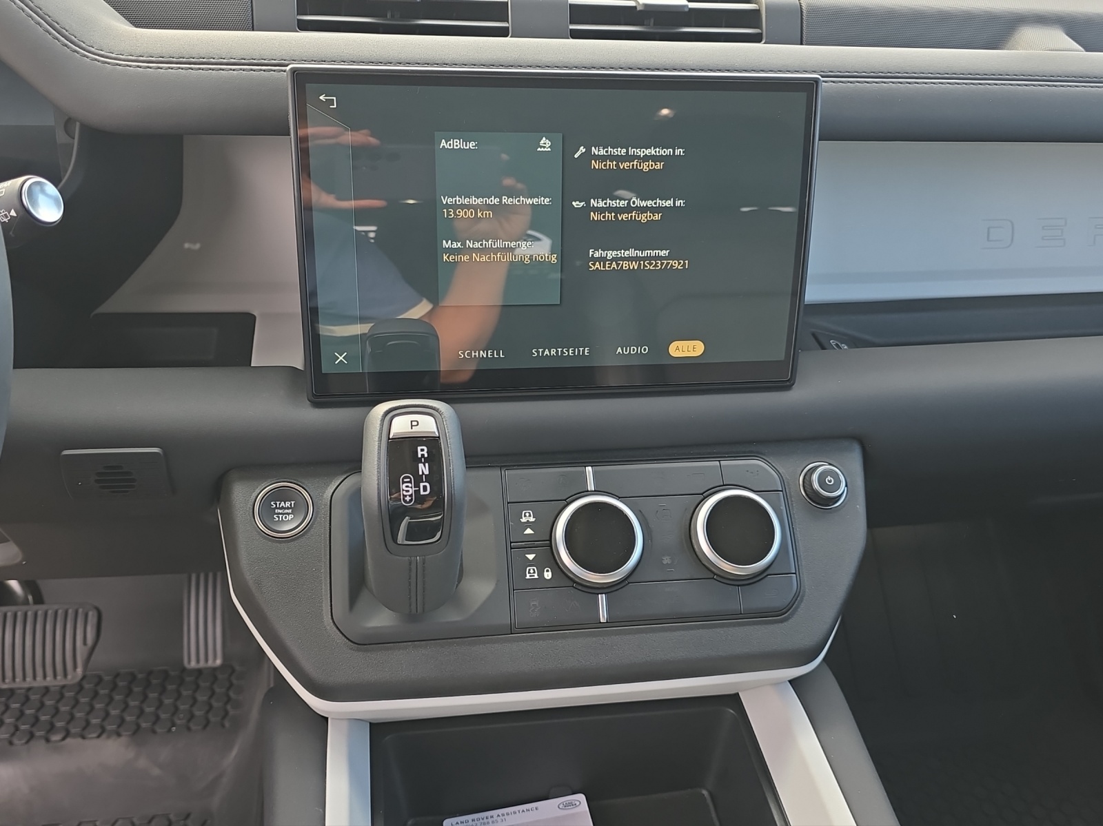 LAND ROVER Defender 110 3.0 D I6 250 S AWD AT8-image-10