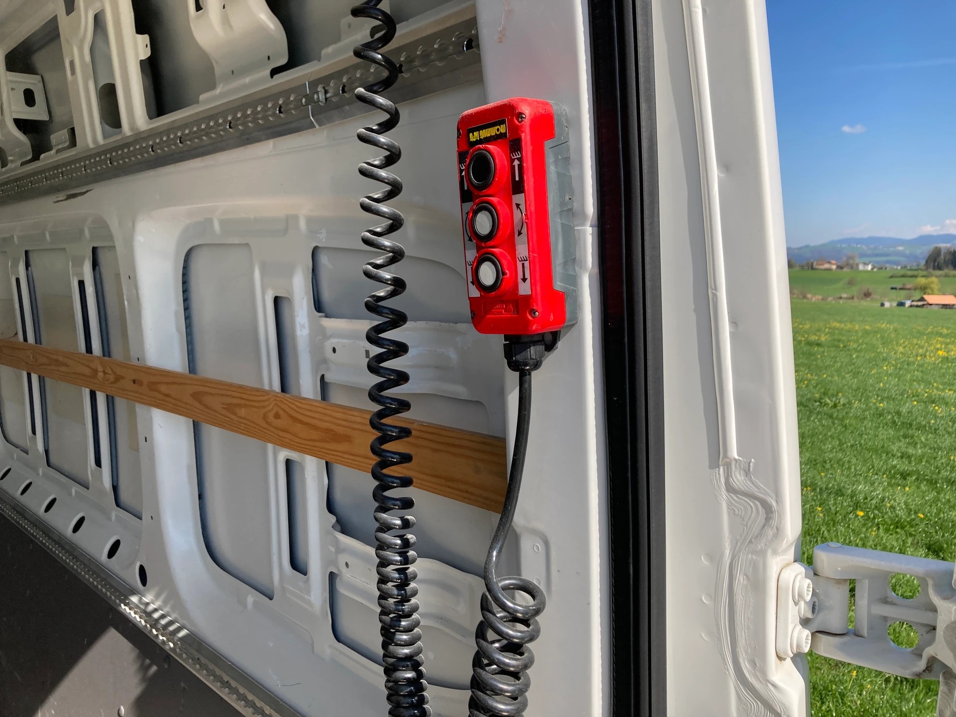 VW Crafter 35 2.0 TDI L4 4Motion **mit Hebebühne**-image-7