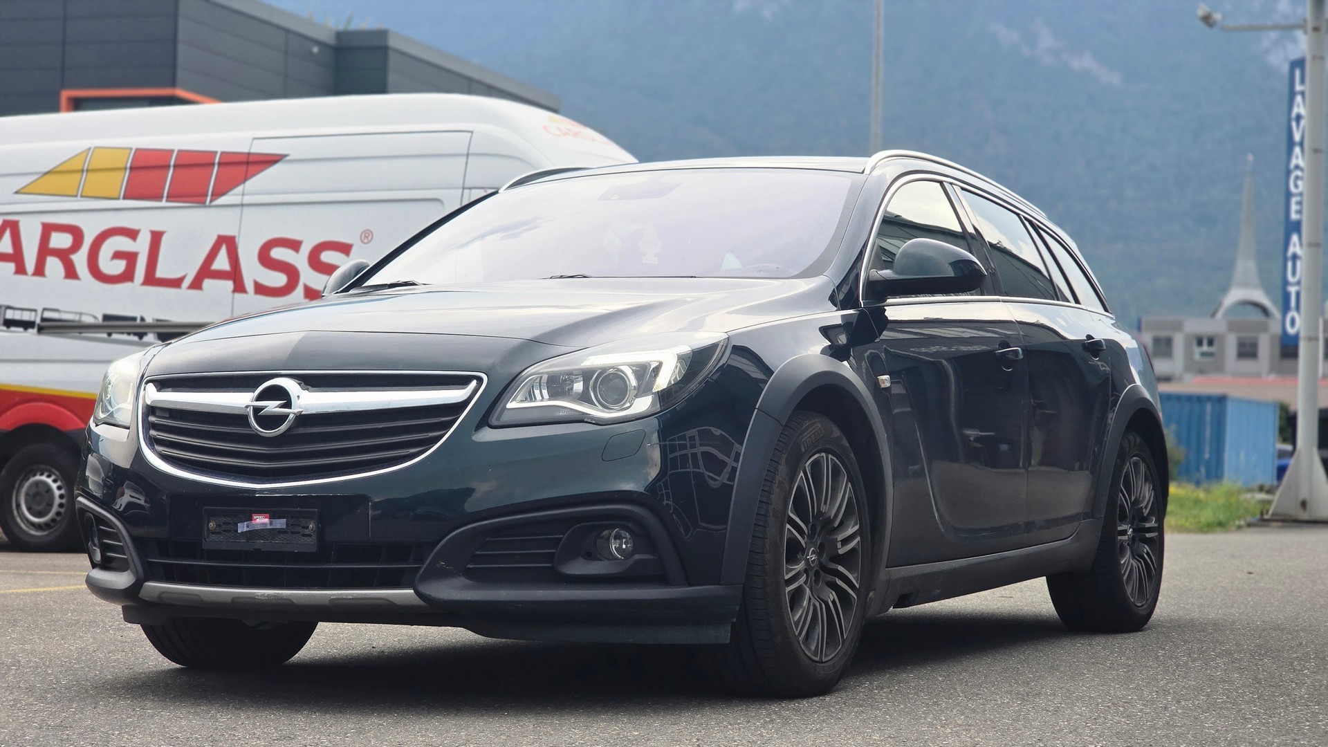 OPEL Insignia Country Tourer 2.0 Turbo 4WD-image-1