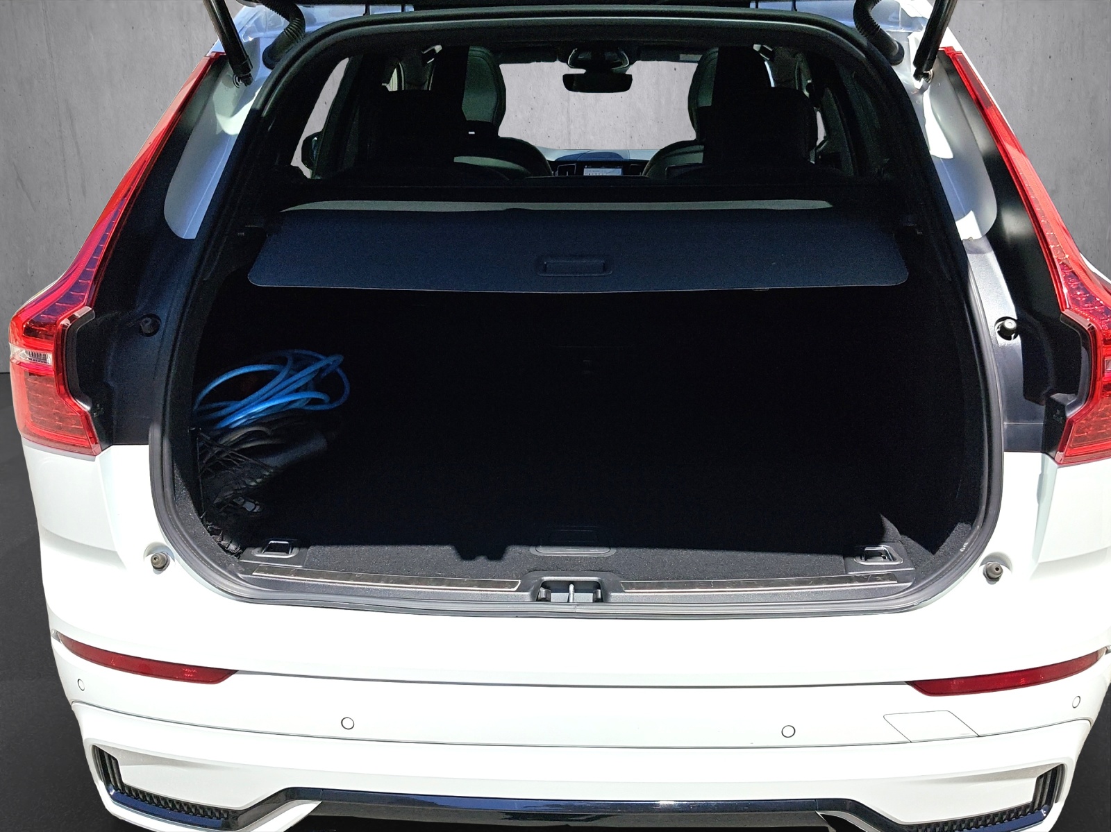 VOLVO XC60 T8 eAWD R-Design Geartronic-image-13