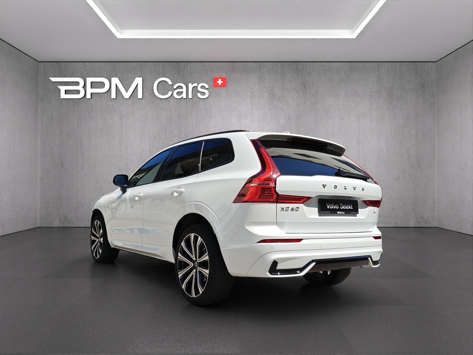 VOLVO XC60 T8 eAWD R-Design Geartronic-image-2