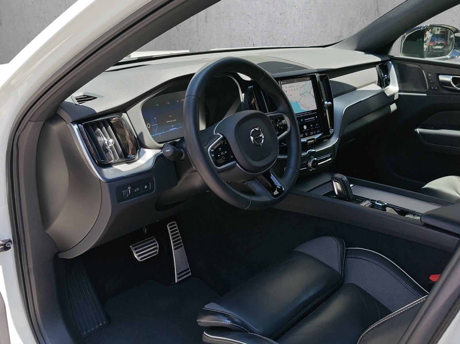 VOLVO XC60 T8 eAWD R-Design Geartronic-image-7