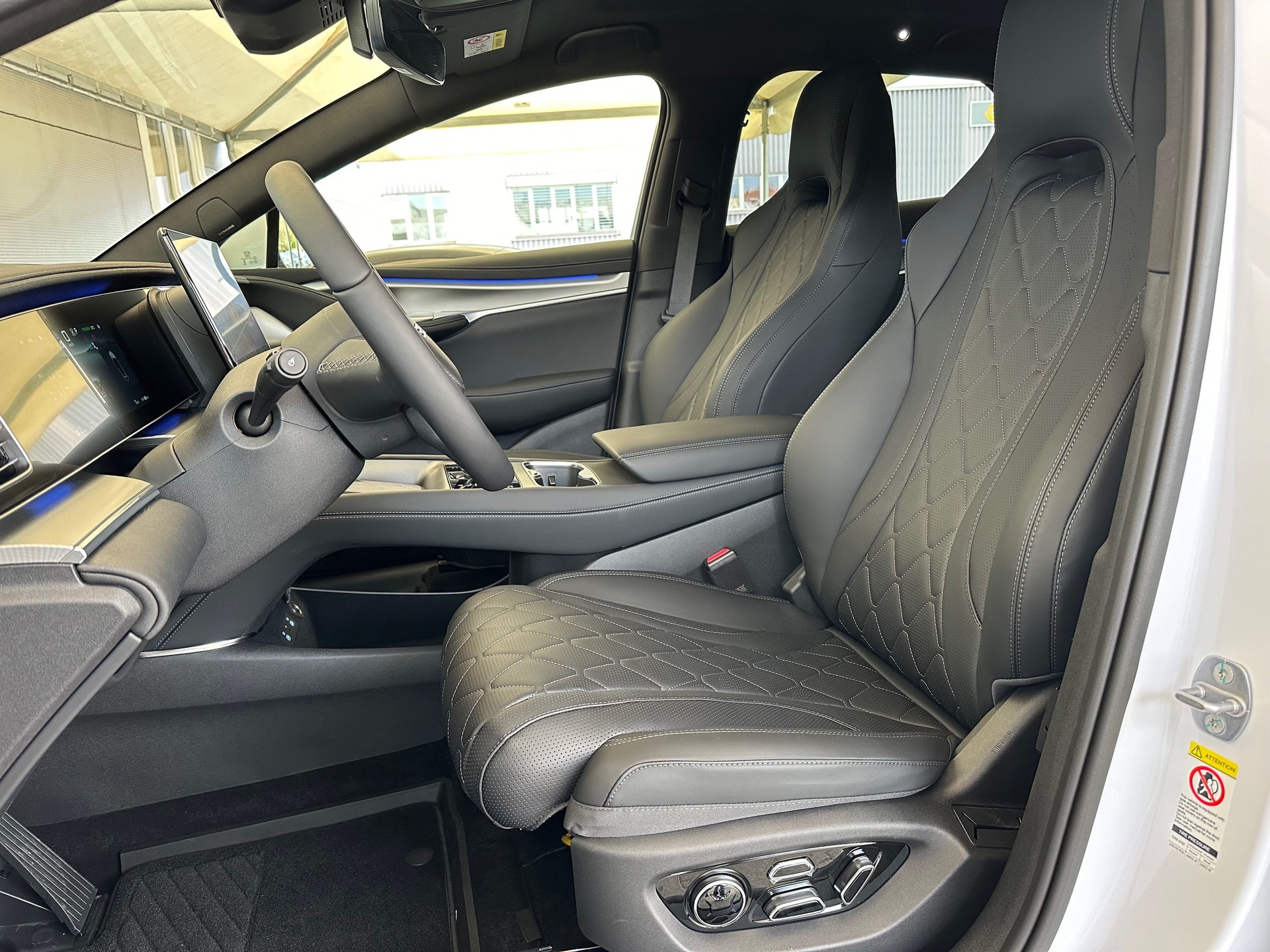 BYD Sealion 7 91,3 kWh Excellence AWD-image-7