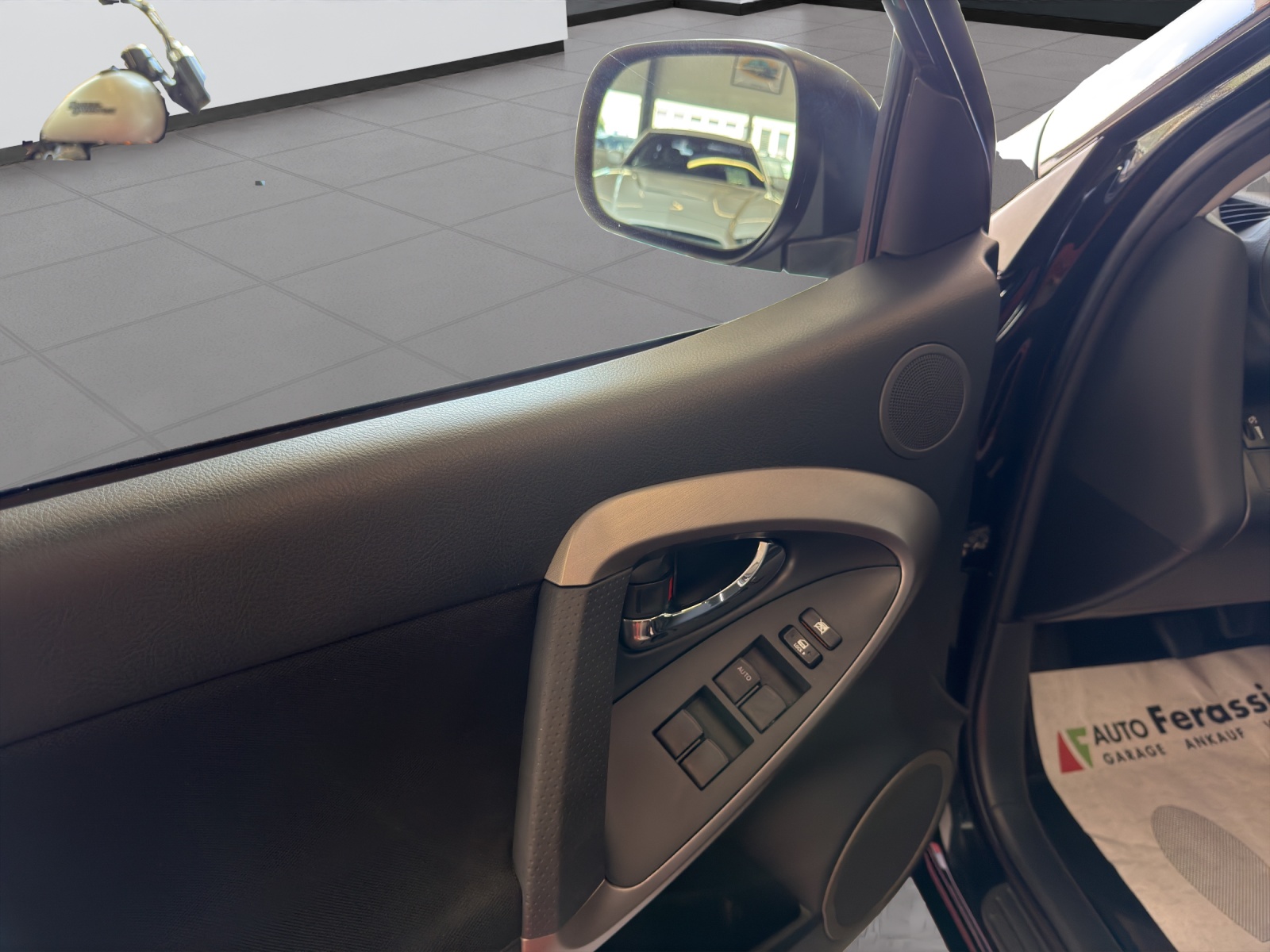 TOYOTA RAV-4 2.2D-4 D CleanPower Linea Luna-image-17