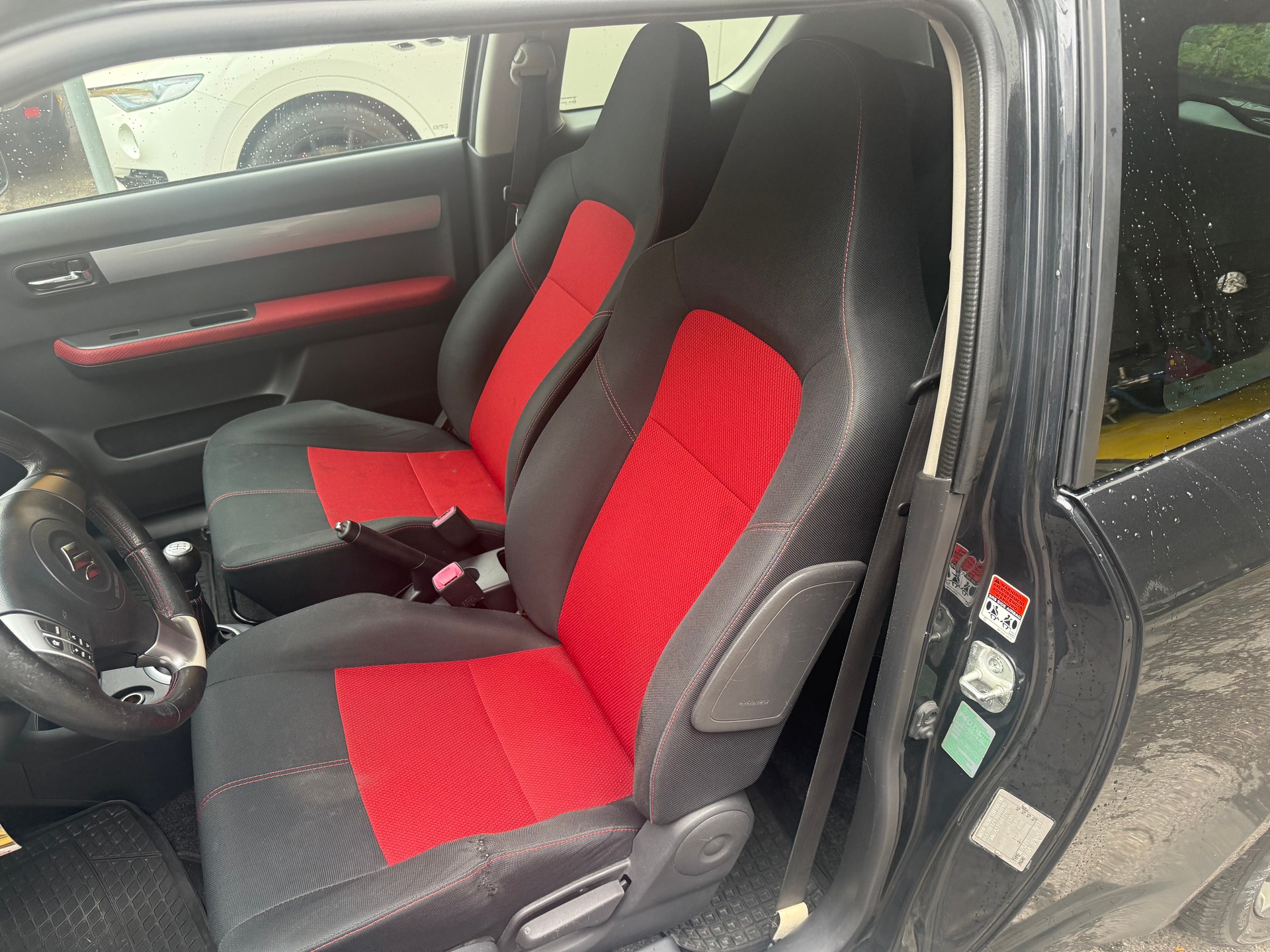SUZUKI Swift 1.6i 16V Sport-image-9