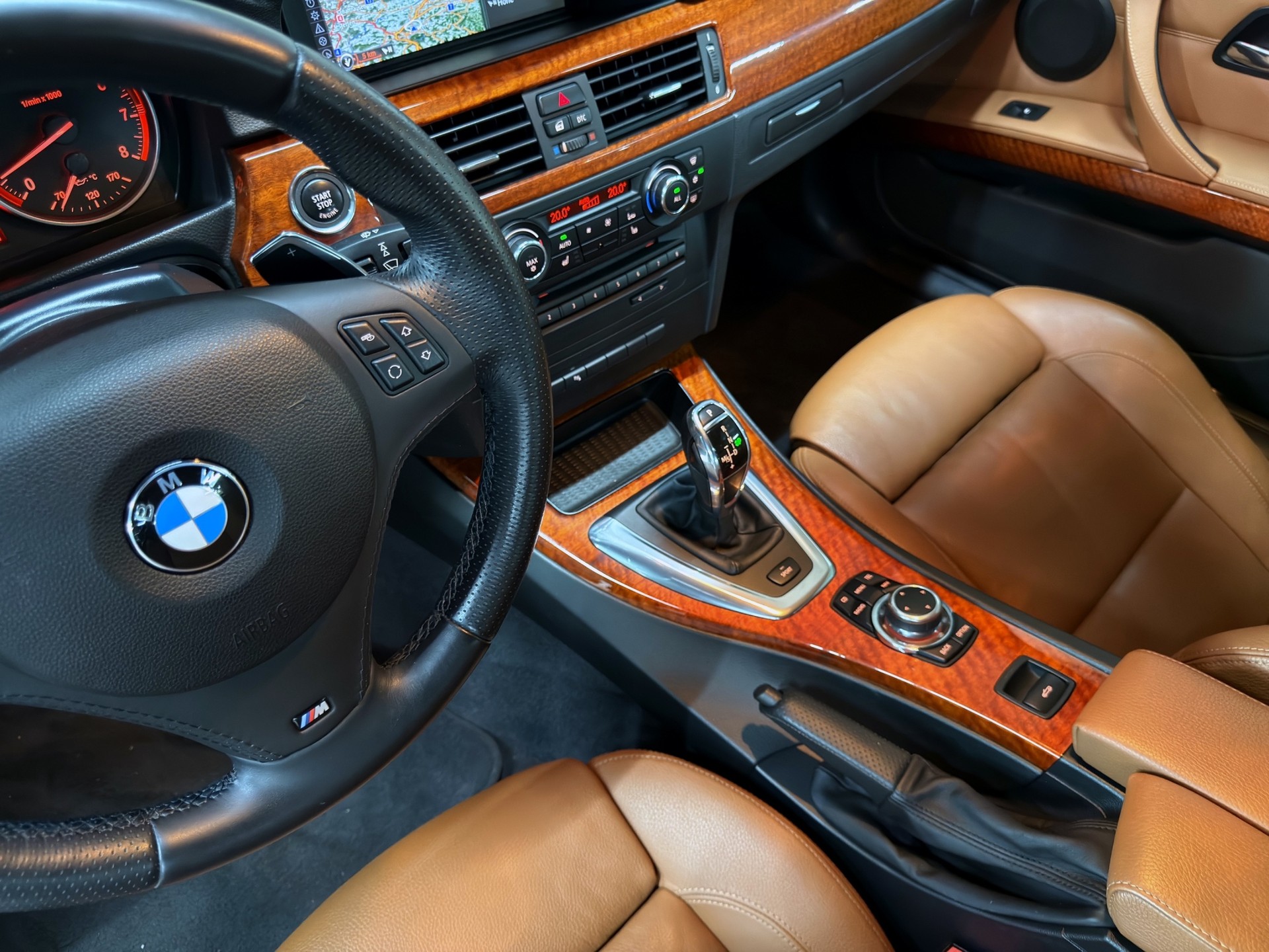 BMW 335i Cabriolet DKG-image-24