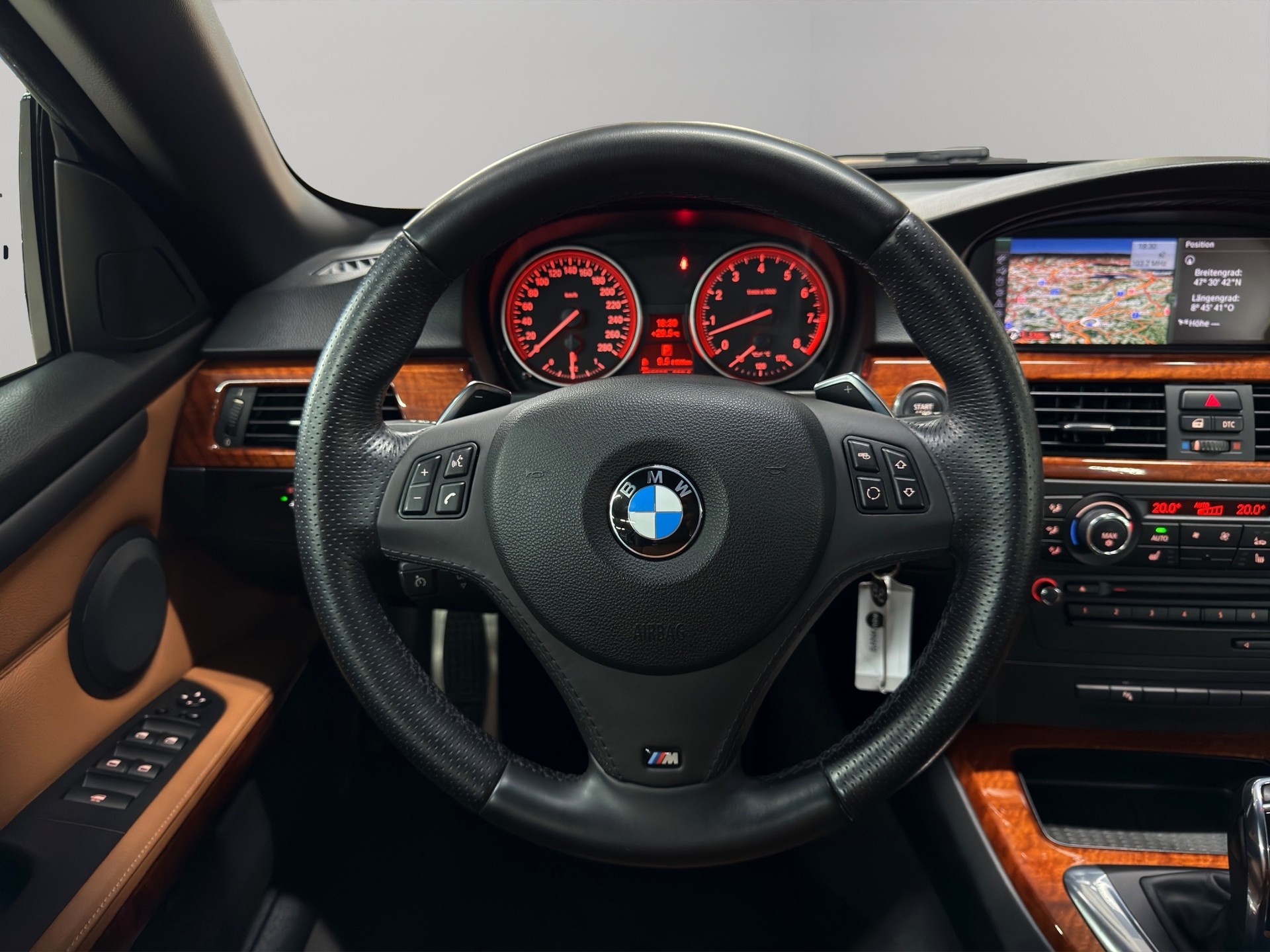 BMW 335i Cabriolet DKG-image-17
