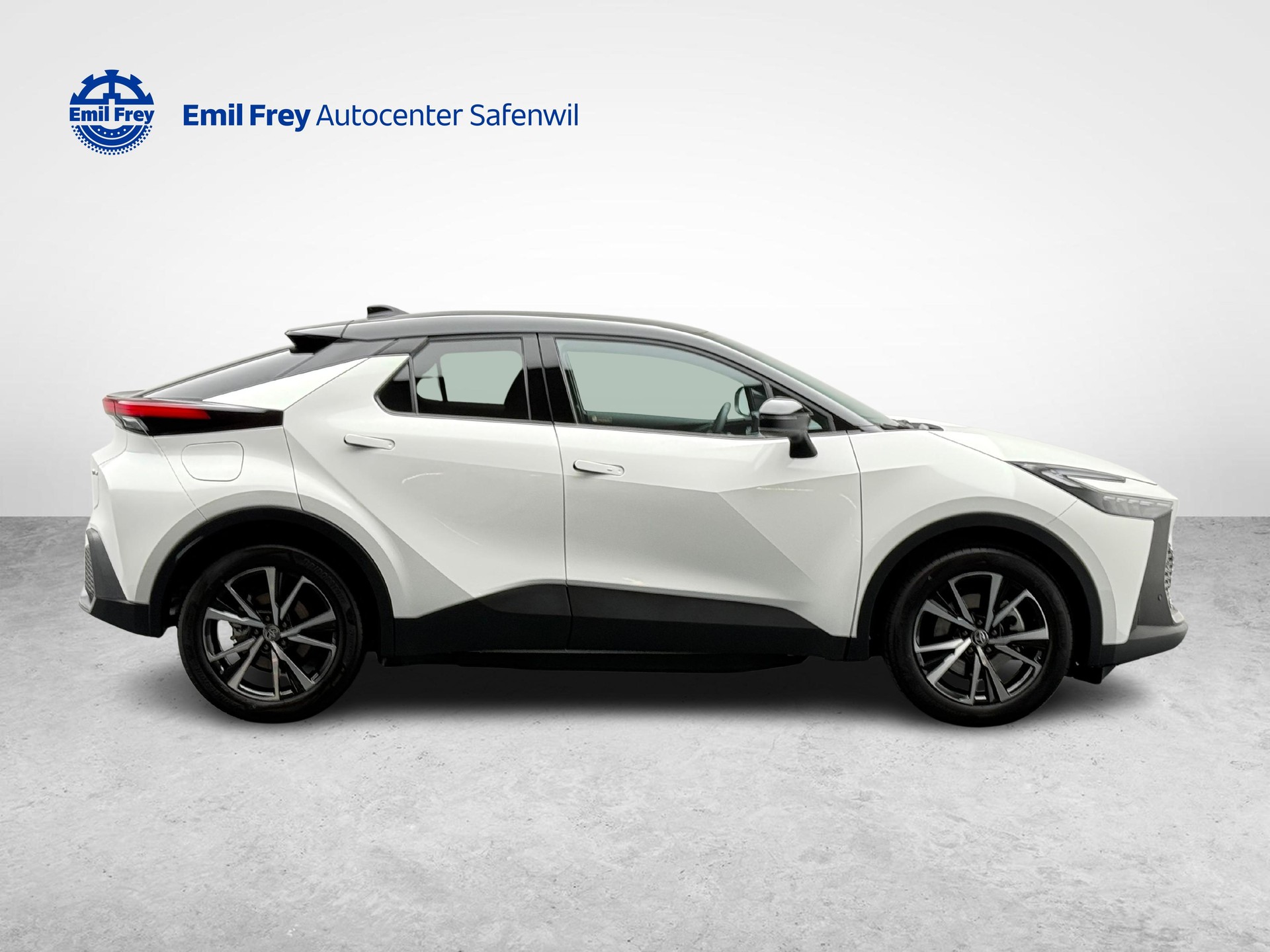 TOYOTA C-HR 2.0 PHEV Swiss Edition-image-5