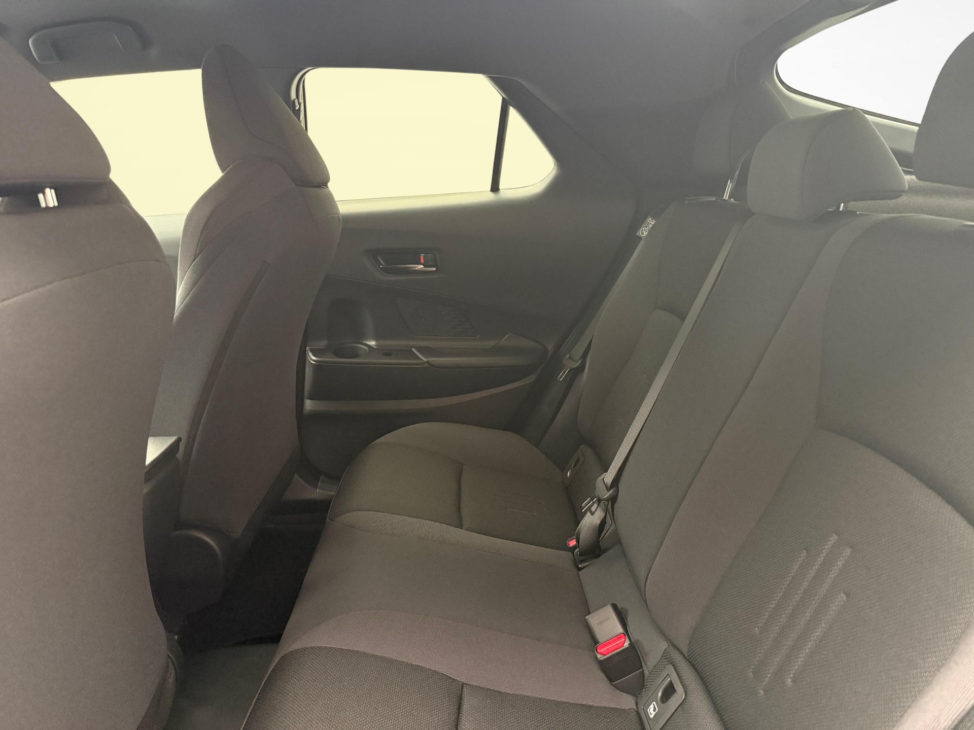 TOYOTA C-HR 2.0 PHEV Swiss Edition-image-10