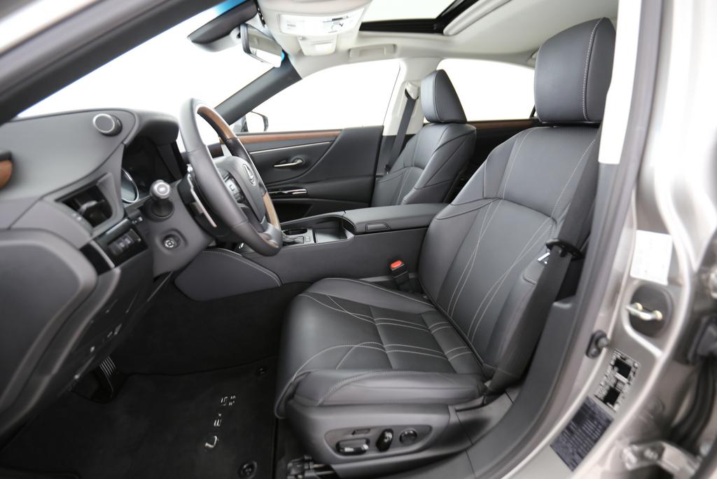 LEXUS ES 300h Comfort-image-2