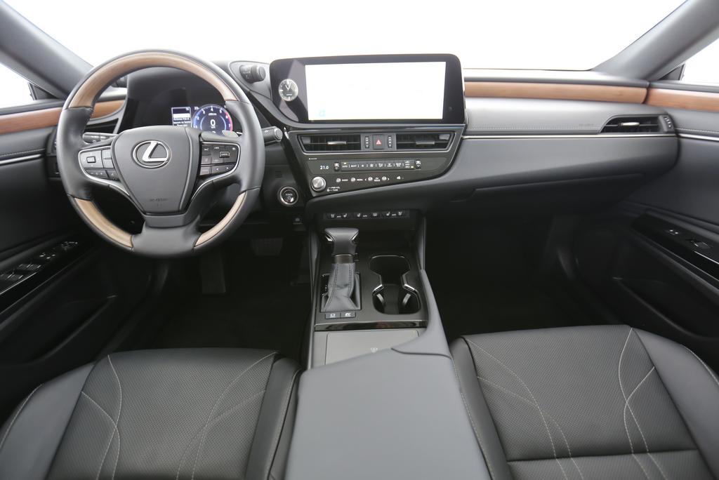 LEXUS ES 300h Comfort-image-4