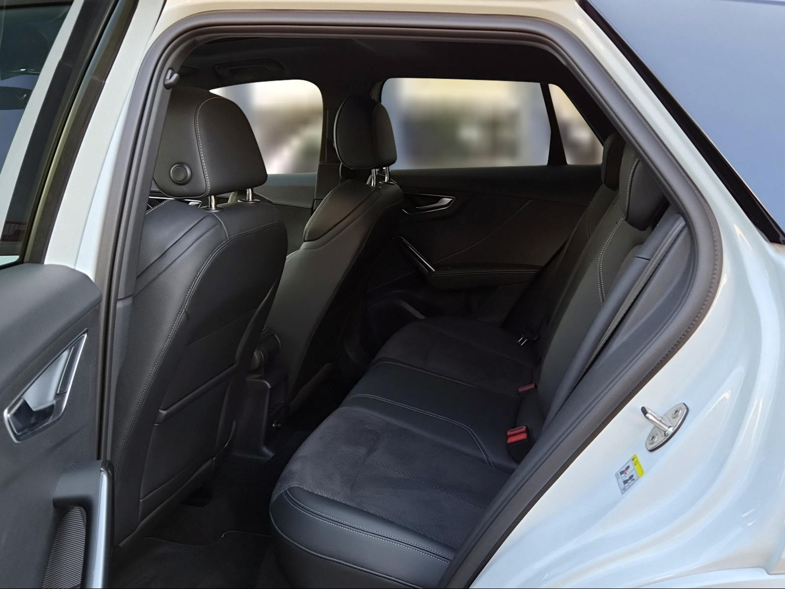 AUDI SQ2 TFSI quattro S-tronic Gletscherweiss Metallic-image-9
