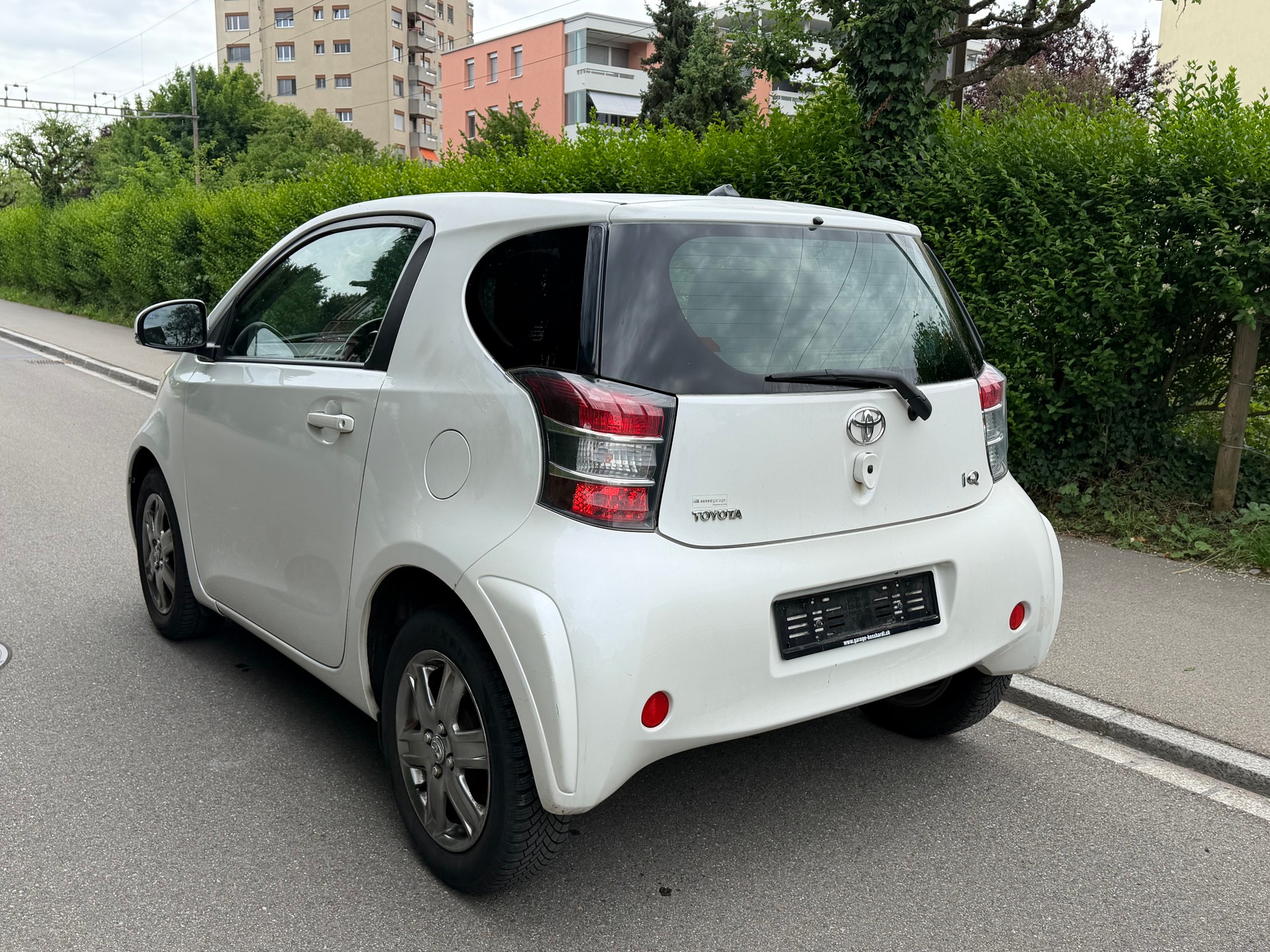 TOYOTA iQ 1.0 VVT-i Multidrive-image-4