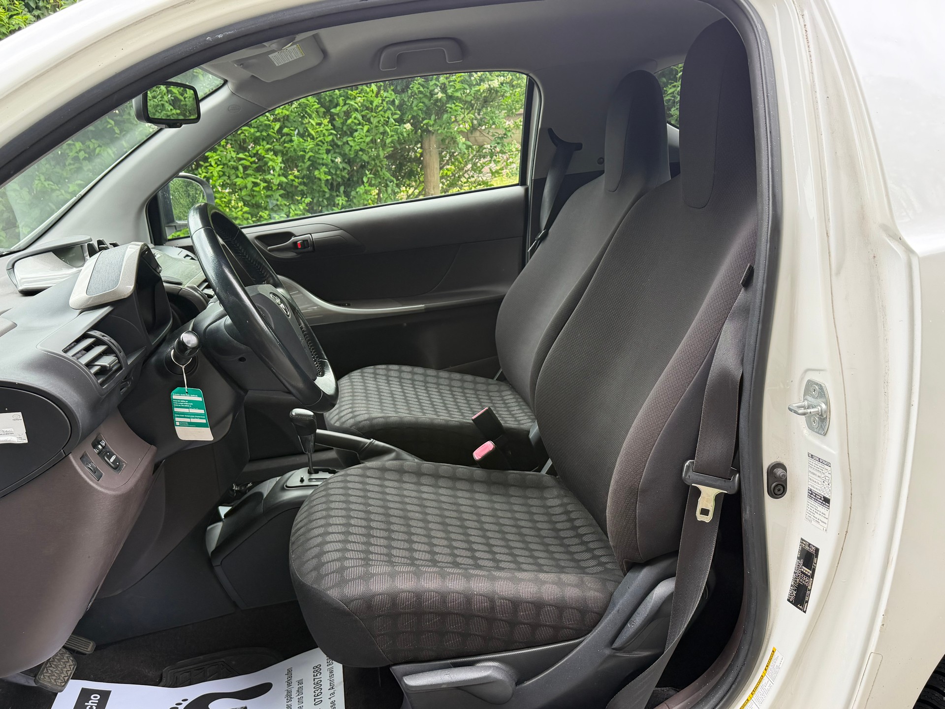 TOYOTA iQ 1.0 VVT-i Multidrive-image-8