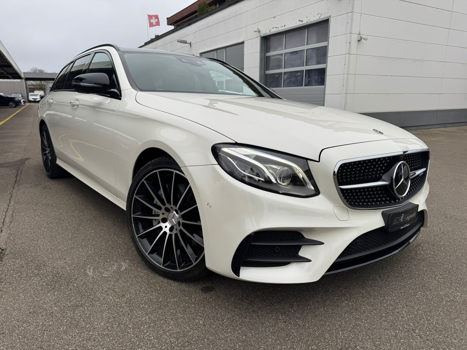 MERCEDES-BENZ E 43 AMG 4 Matic 9G-Tronic-image-2