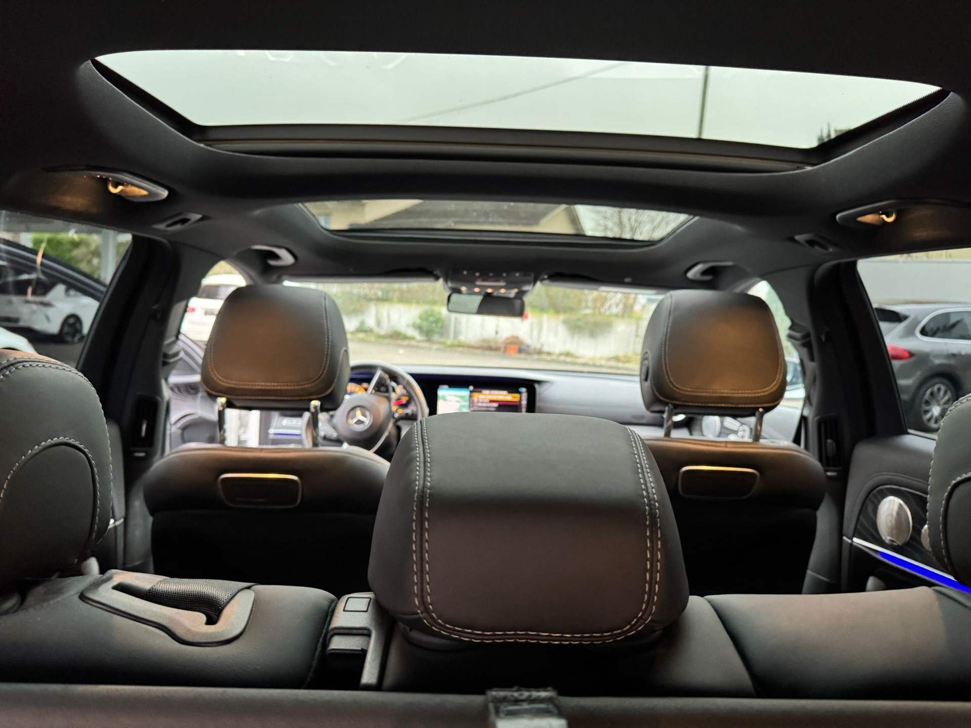 MERCEDES-BENZ E 43 AMG 4 Matic 9G-Tronic-image-9