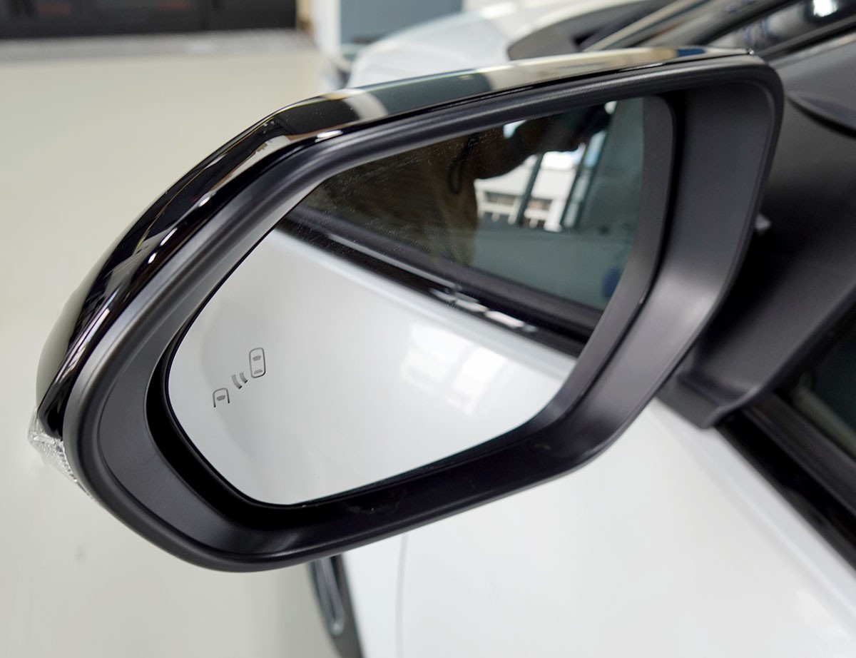 TOYOTA Yaris 1.5 GR Sport e-CVT Head-Up Display-image-18