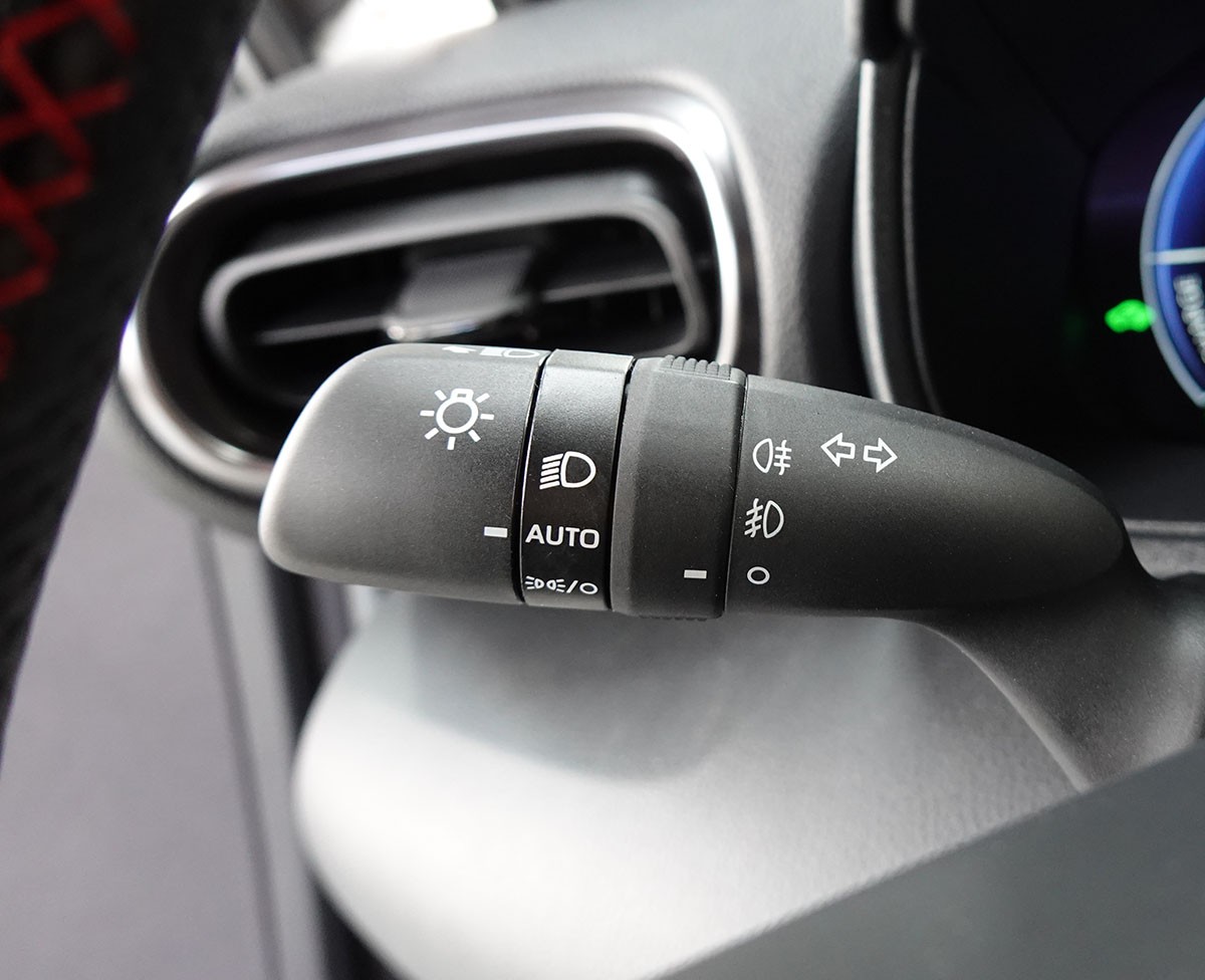 TOYOTA Yaris 1.5 GR Sport e-CVT Head-Up Display-image-14