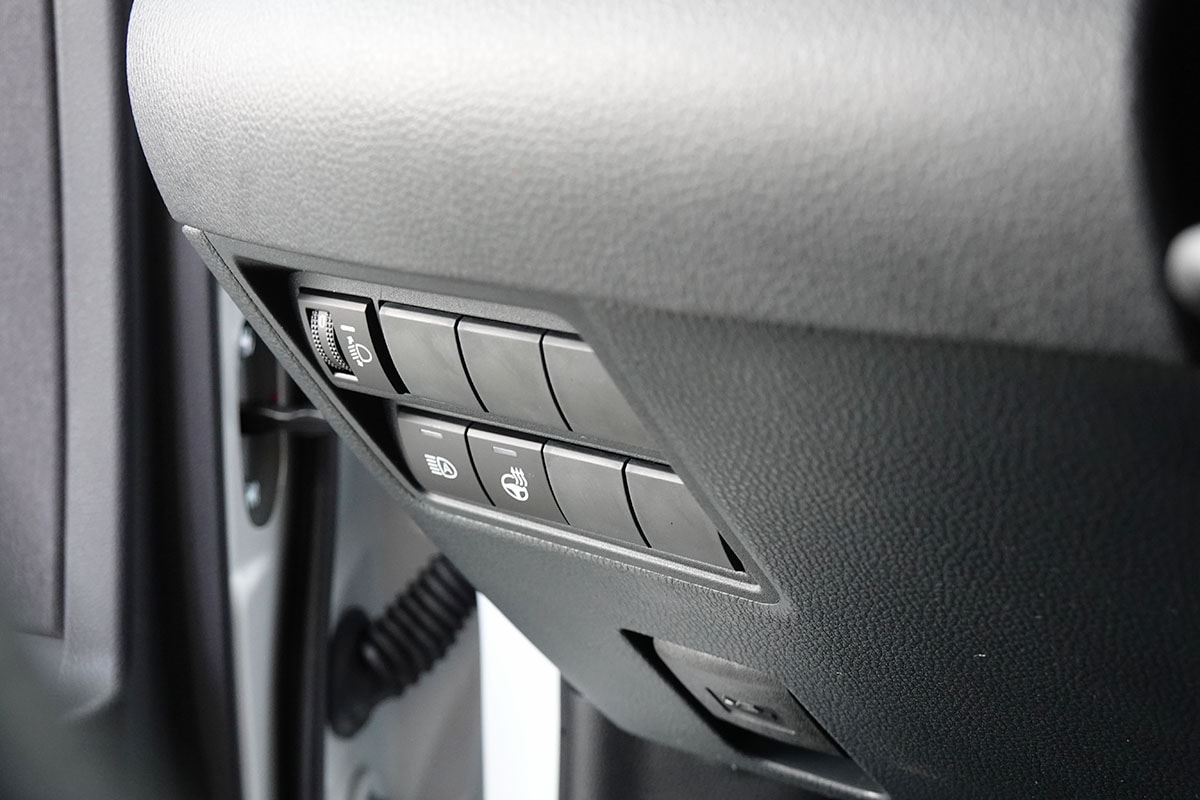 TOYOTA Yaris 1.5 GR Sport e-CVT Head-Up Display-image-16
