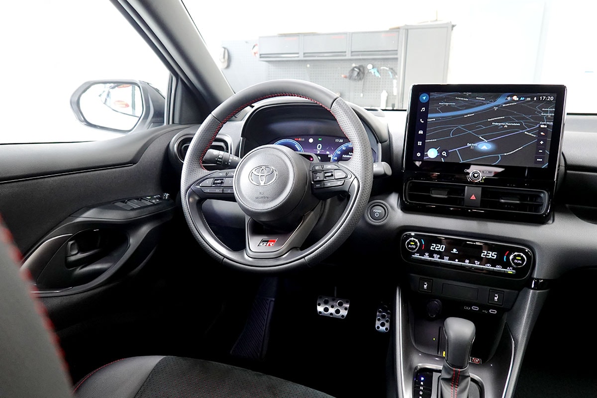 TOYOTA Yaris 1.5 GR Sport e-CVT Head-Up Display-image-7