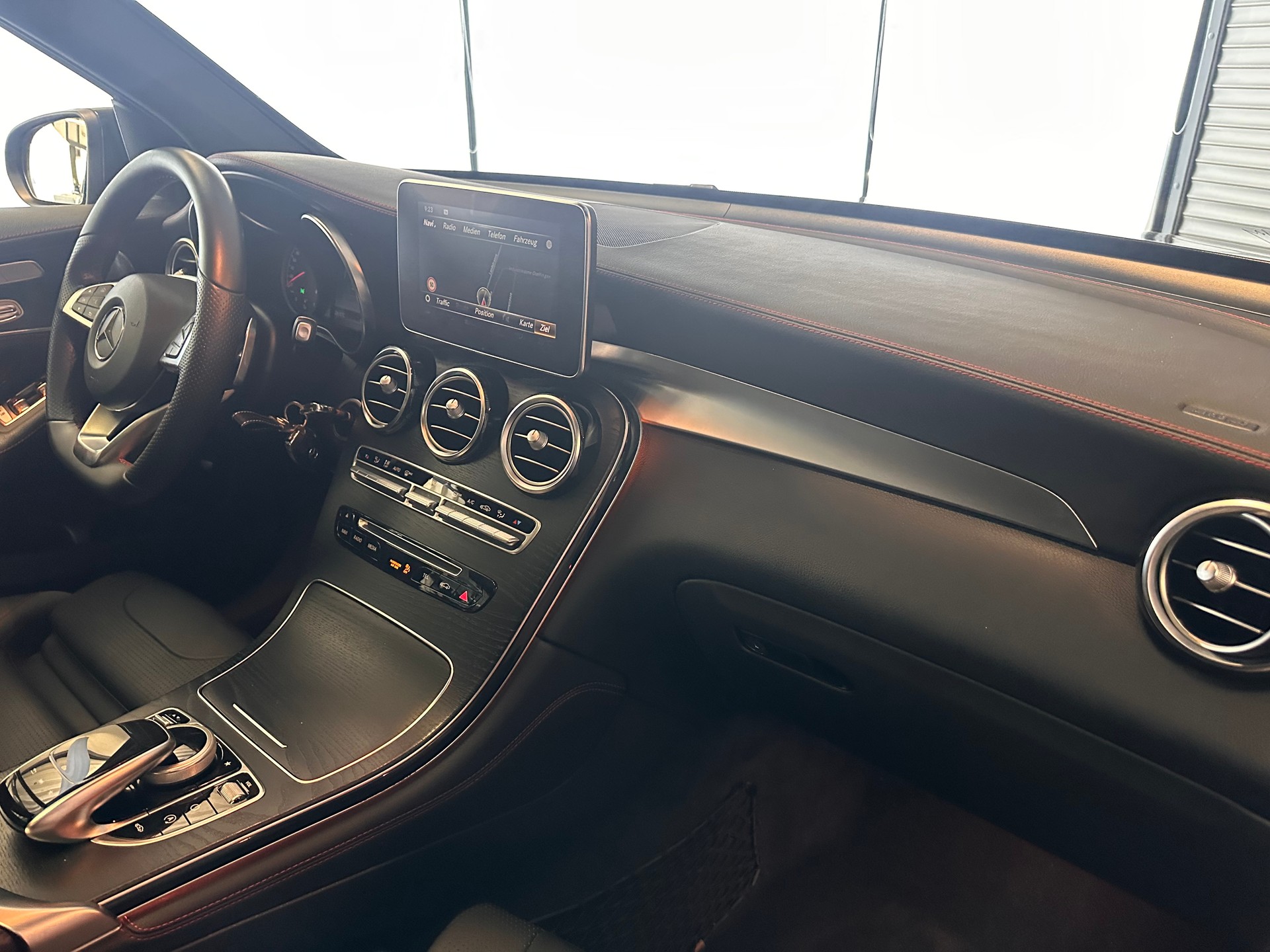 MERCEDES-BENZ GLC 43 AMG 4m-image-27