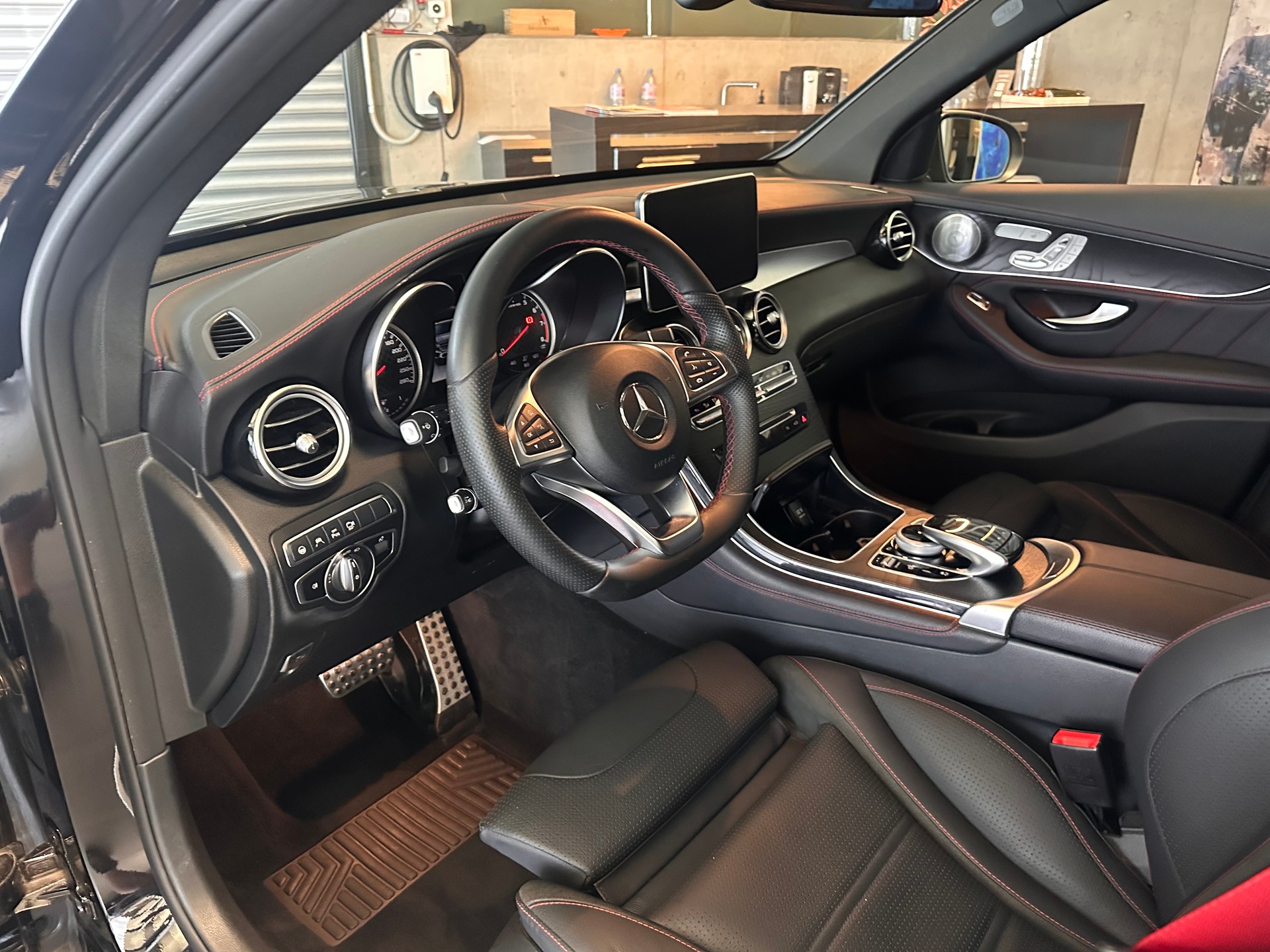 MERCEDES-BENZ GLC 43 AMG 4m-image-10