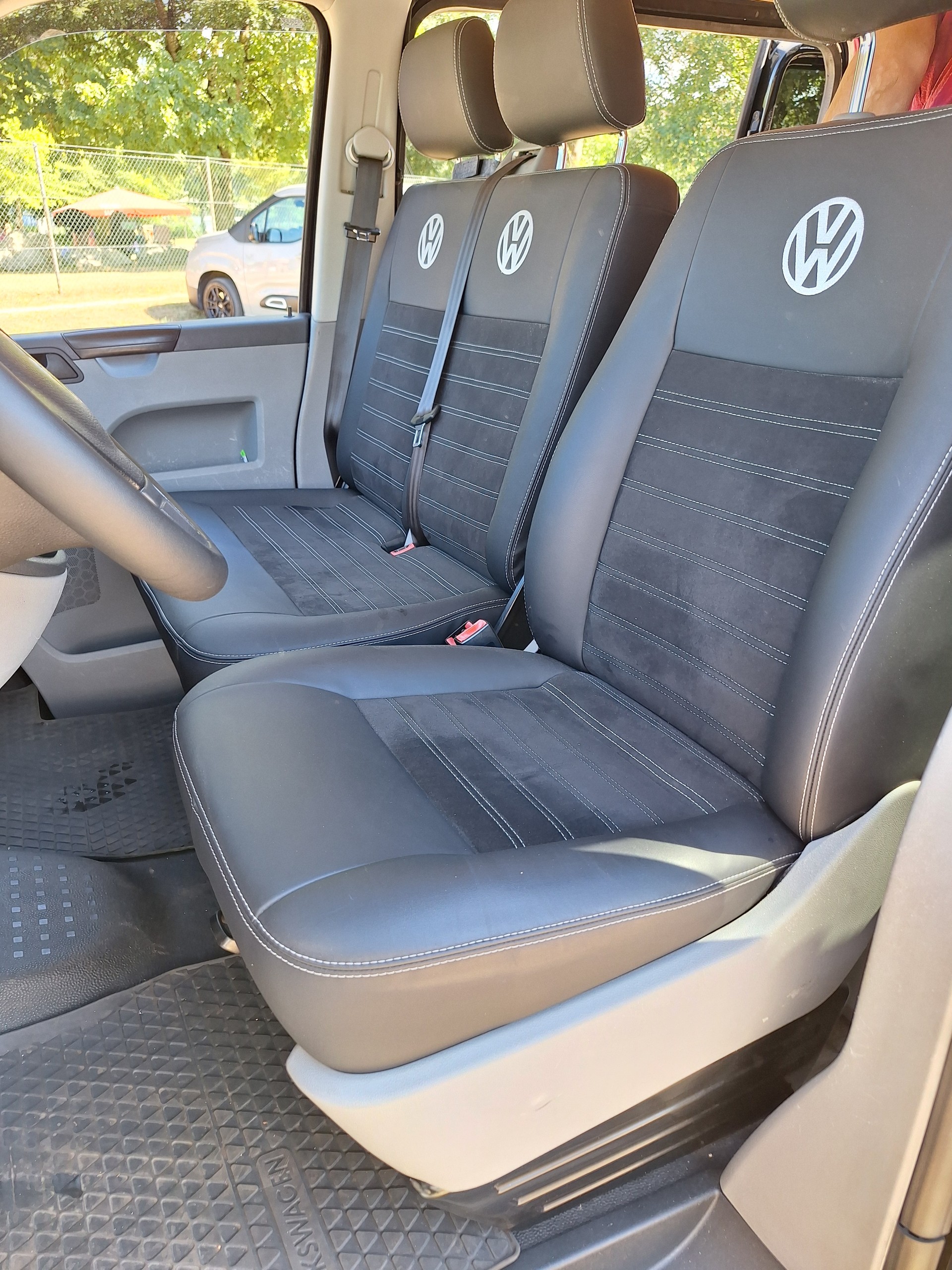 VW 2.0 TDI 4Motion 140PS Camper-image-9