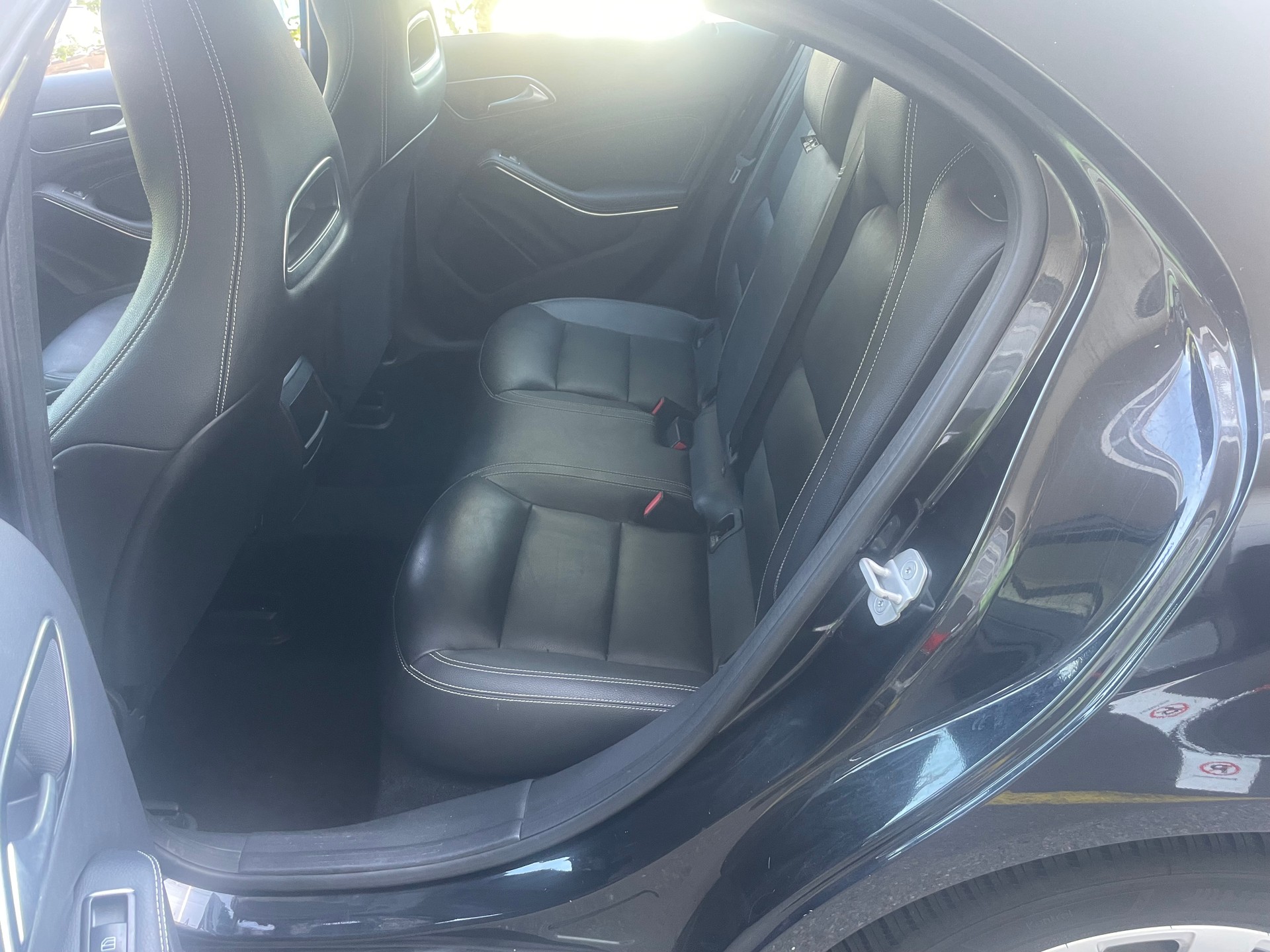 MERCEDES-BENZ A 180-image-9