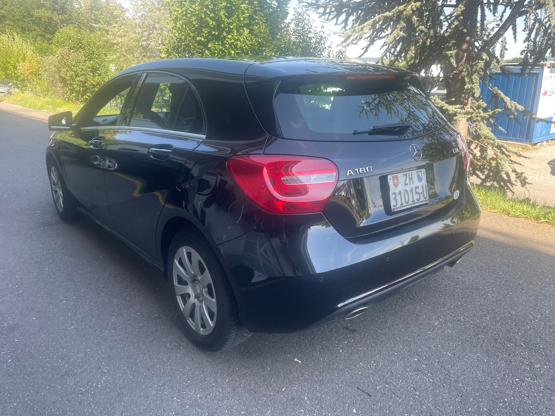 MERCEDES-BENZ A 180-image-5