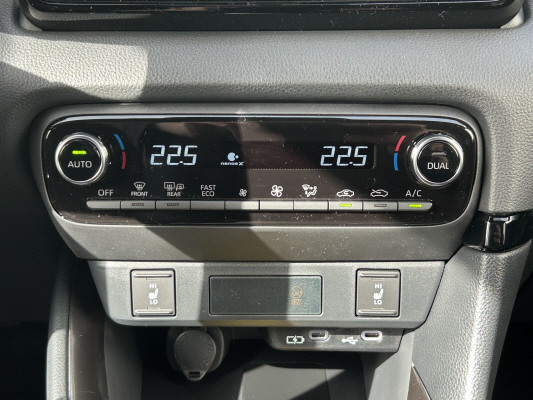 TOYOTA Yaris 1.5 GR Sport e-CVT-image-7