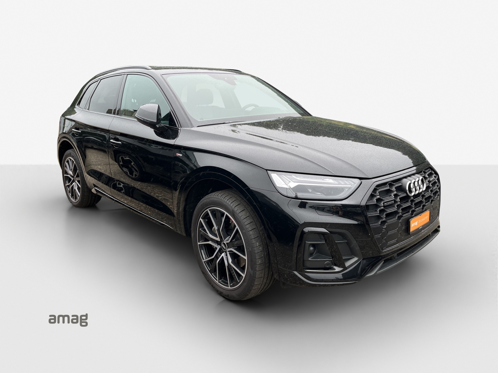 AUDI Q5 40 TDI Black Edition quattro S-tronic-image-5