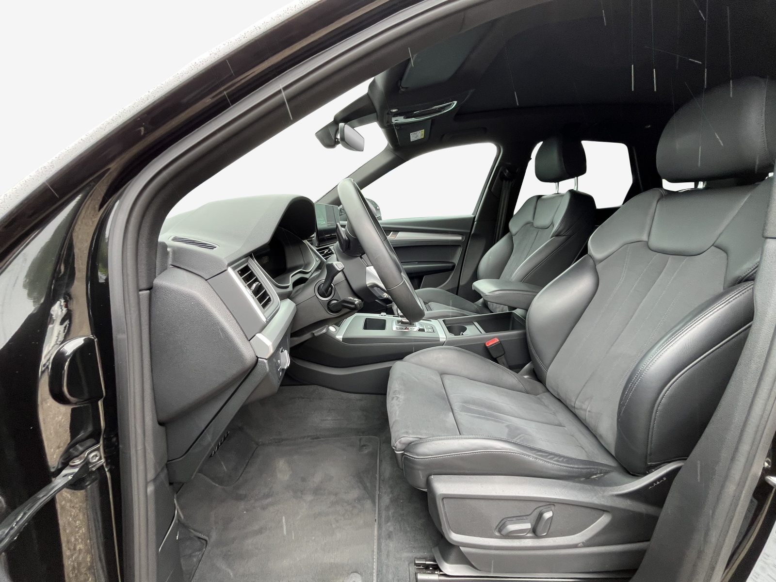 AUDI Q5 40 TDI Black Edition quattro S-tronic-image-7