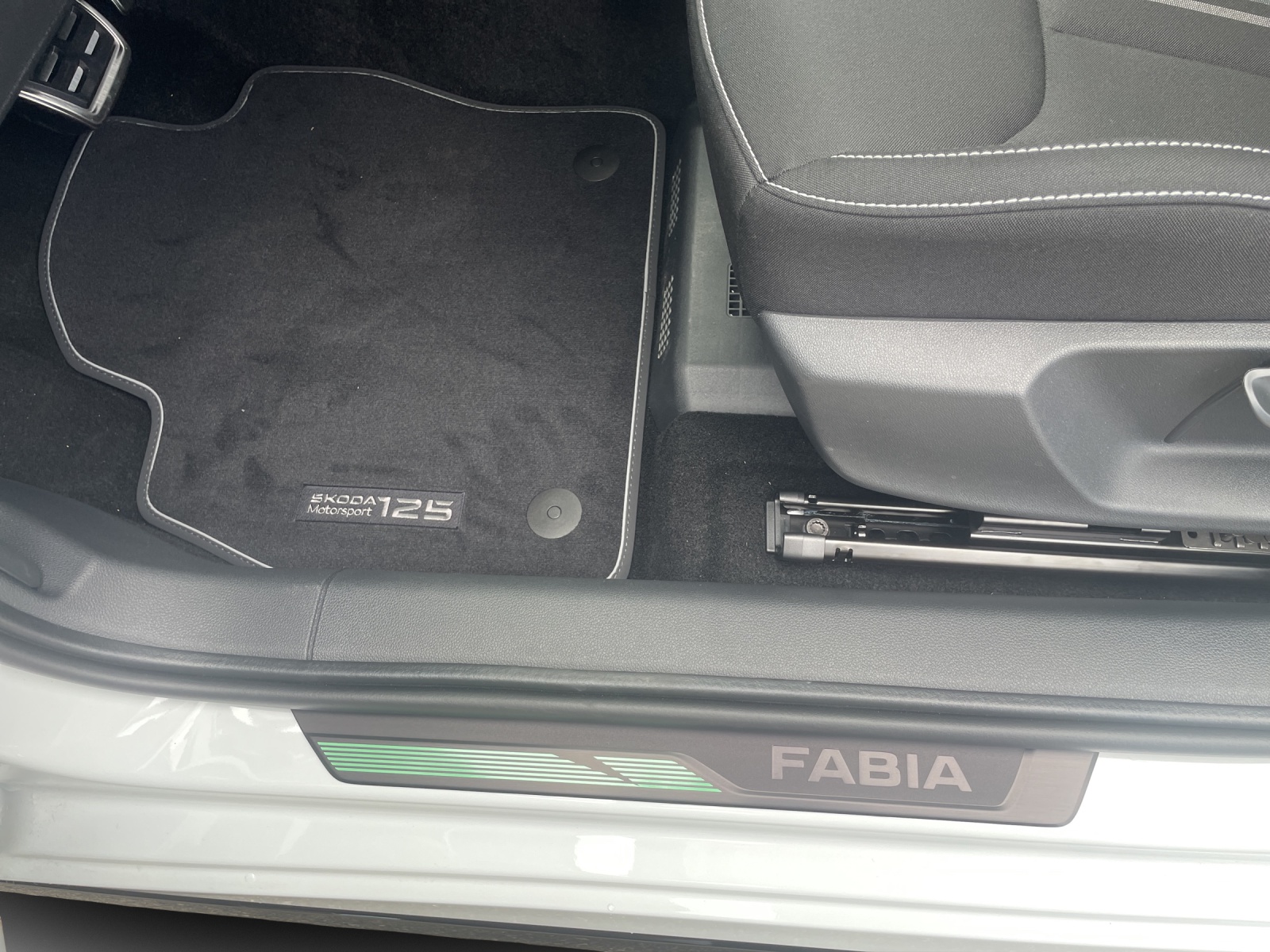 SKODA Fabia 1.5 TSI Motorsport DSG-image-13