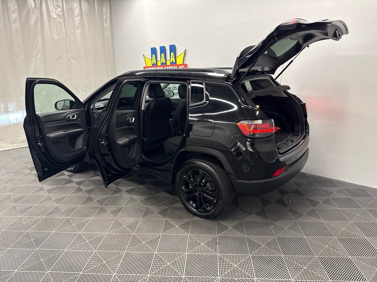 JEEP Compass 1.3 T PHEV North Star Sky AWD 240PS-image-10