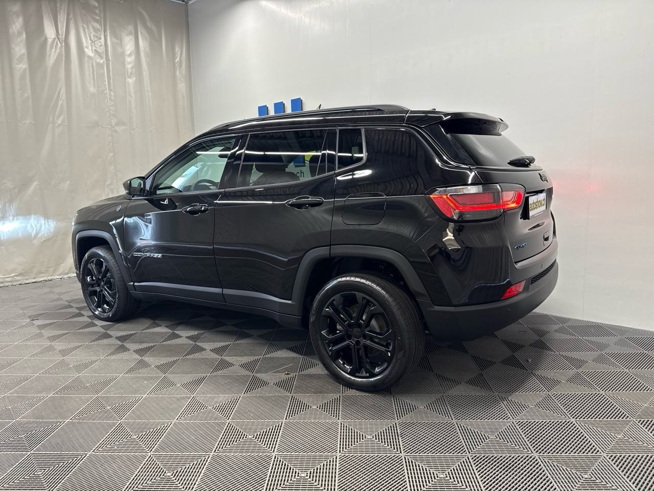 JEEP Compass 1.3 T PHEV North Star Sky AWD 240PS-showroom-element-1
