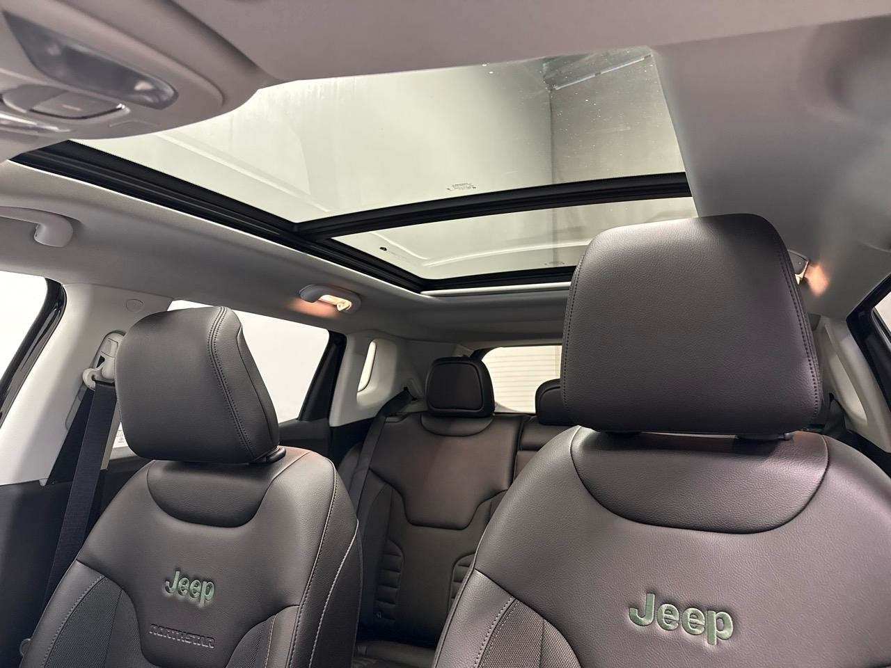 JEEP Compass 1.3 T PHEV North Star Sky AWD 240PS-image-4