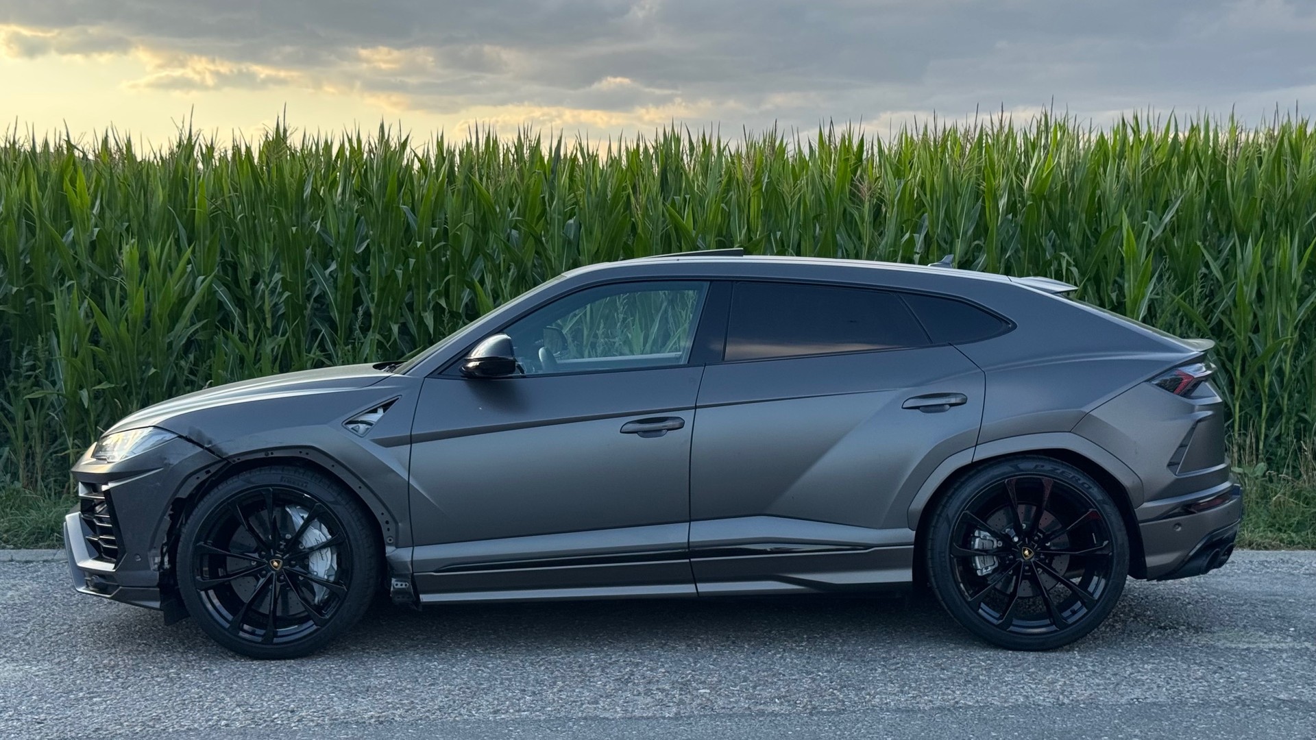 LAMBORGHINI Urus E-Gear Graphite Capsule-image-5