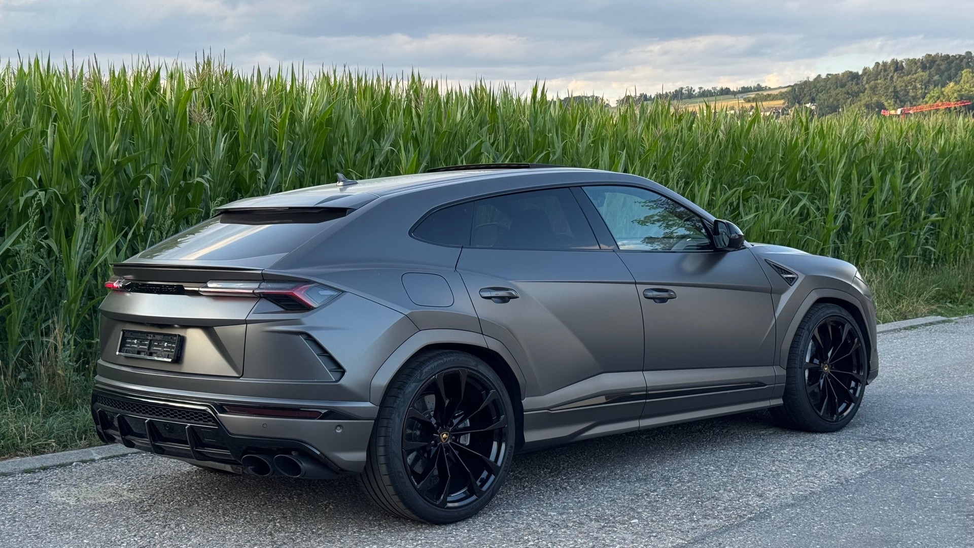 LAMBORGHINI Urus E-Gear Graphite Capsule-image-2