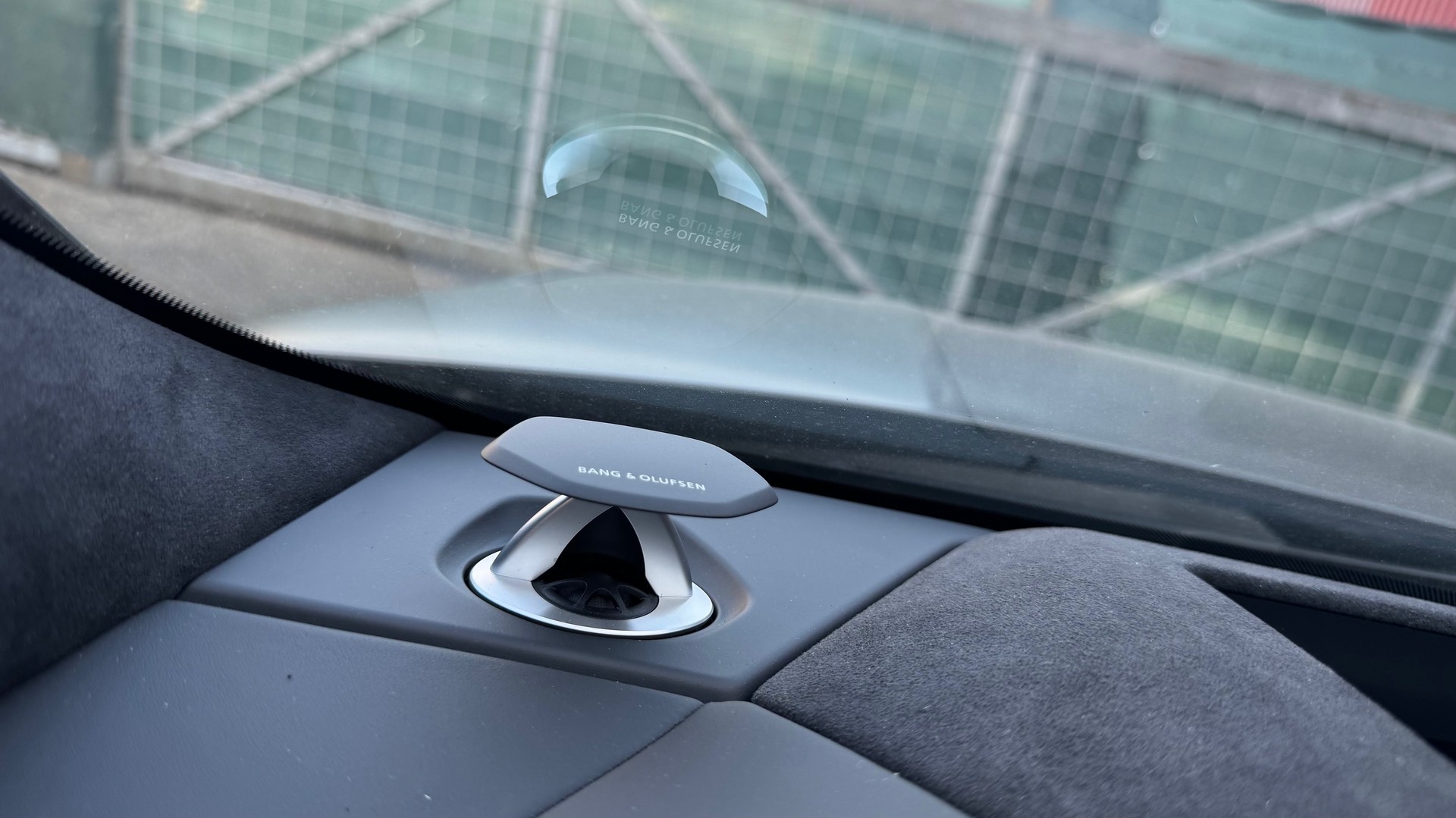 LAMBORGHINI Urus E-Gear Graphite Capsule-image-13