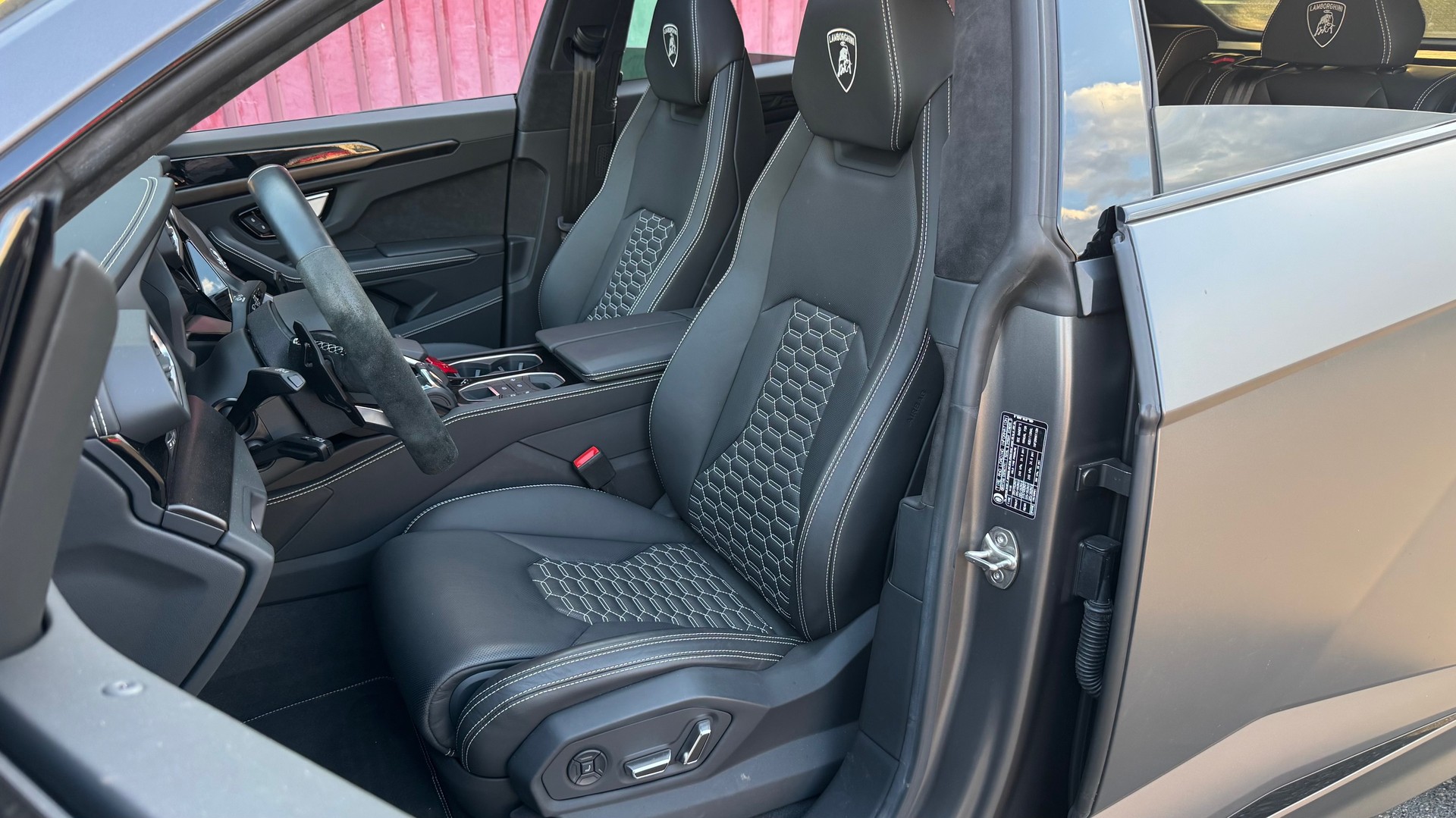 LAMBORGHINI Urus E-Gear Graphite Capsule-image-12