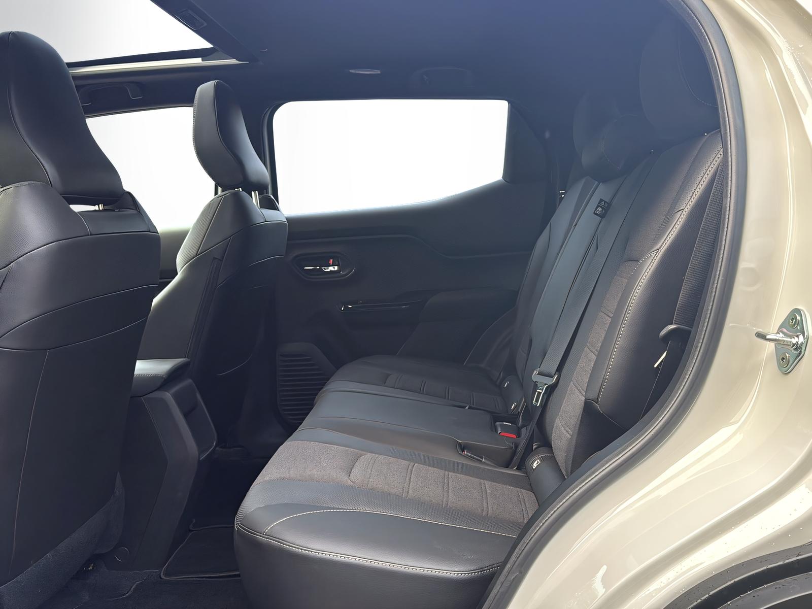 TOYOTA Urban Cruiser Premium AWD-image-11