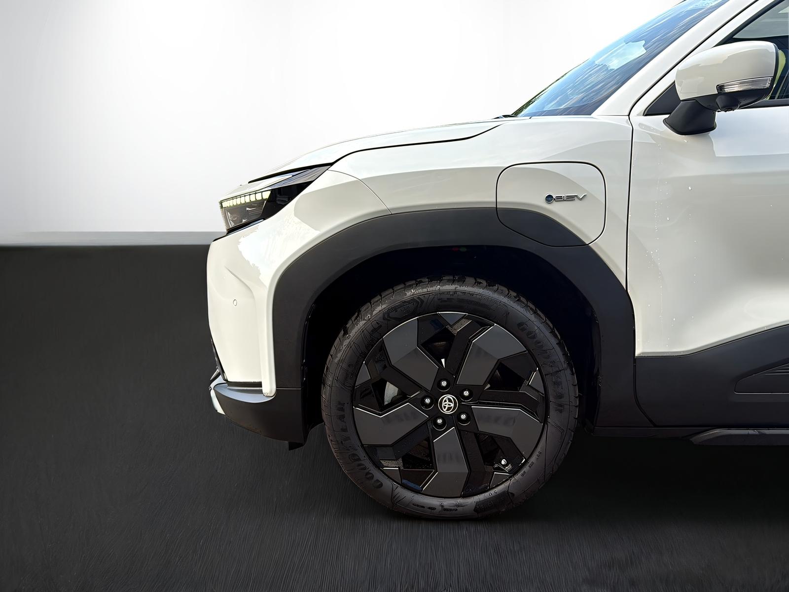TOYOTA Urban Cruiser Premium AWD-showroom-element-3