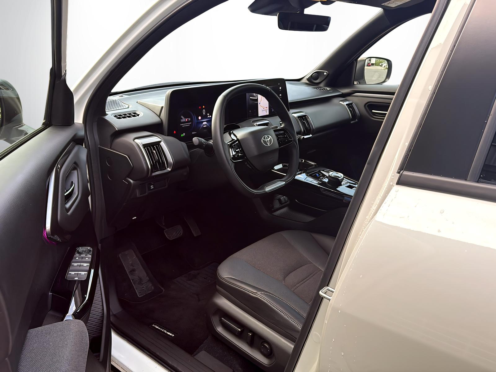 TOYOTA Urban Cruiser Premium AWD-image-7