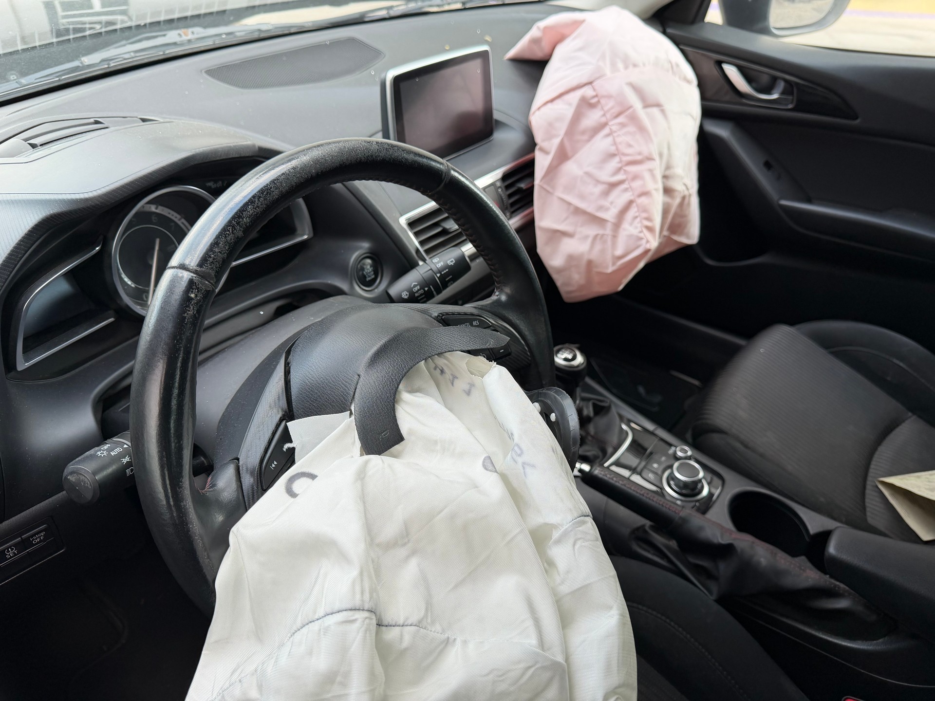 MAZDA 3 2.0 16V Ambition Plus-image-9