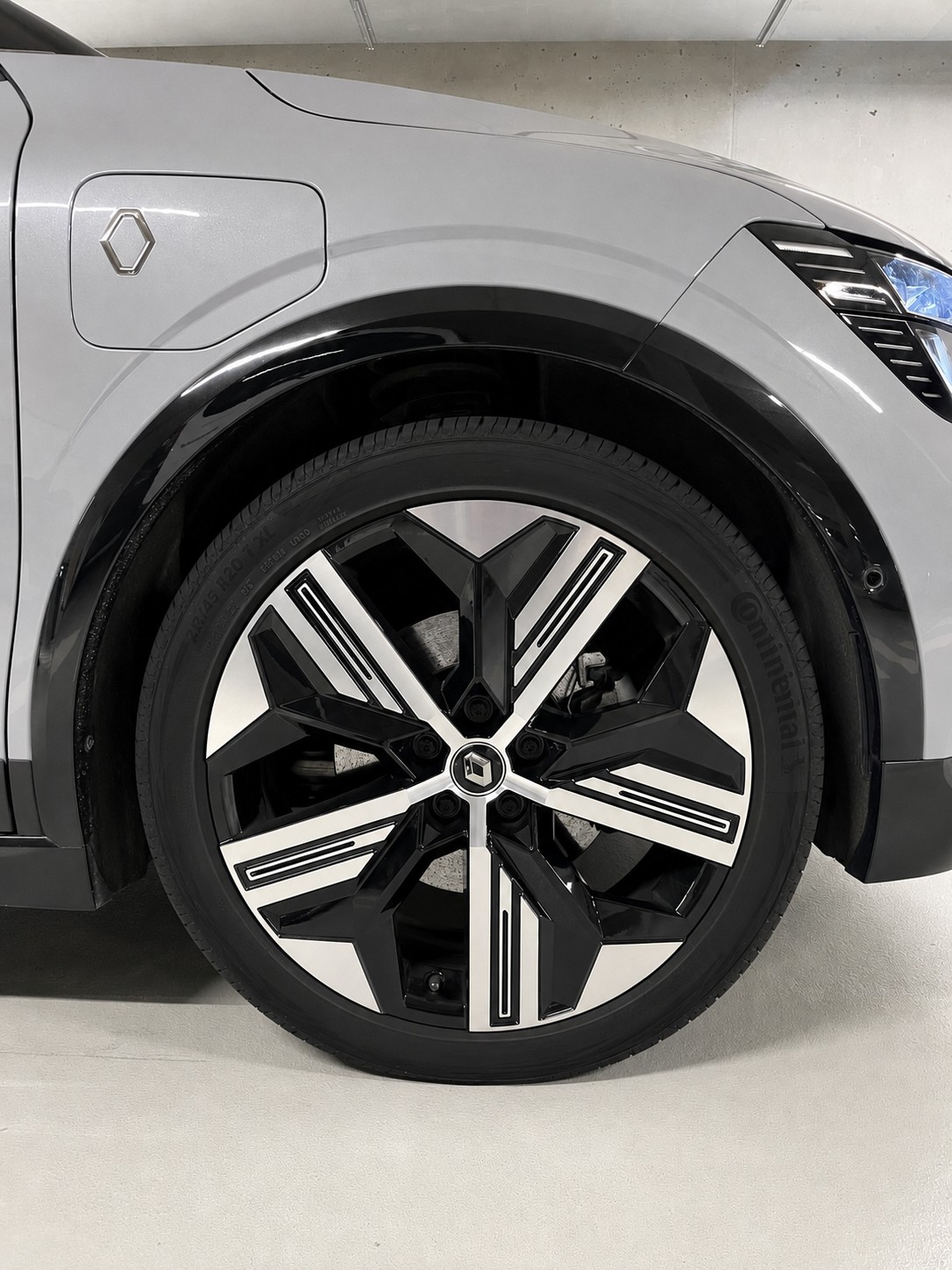 RENAULT Mégane E-TECH EV60 Iconic-image-30